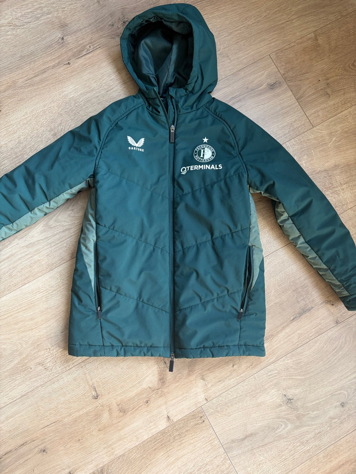 Feyenoord winterjas maat 146, Kinderen en Baby's, Kinderkleding | Maat 146, Ophalen of Verzenden, Zo goed als nieuw, Jongen of Meisje
