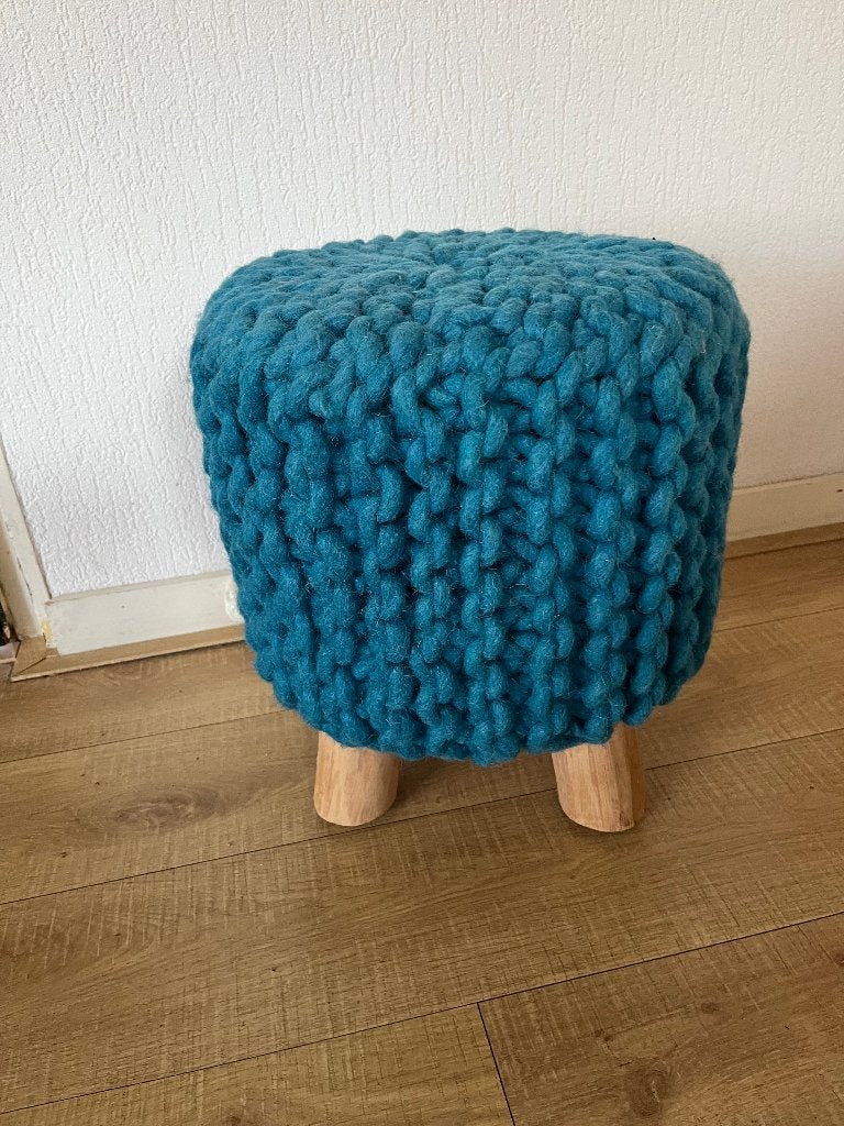 poef kruk turqoise blauw houten poten 3 poots lamp ladekast, Minder dan 50 cm, Rond, Minder dan 50 cm, Ophalen of Verzenden