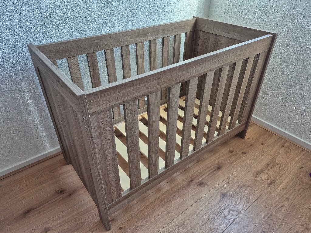Ledikant en commode, Kinderen en Baby's, Kinderkamer | Complete kinderkamers, Ophalen, Gebruikt, Jongetje of Meisje