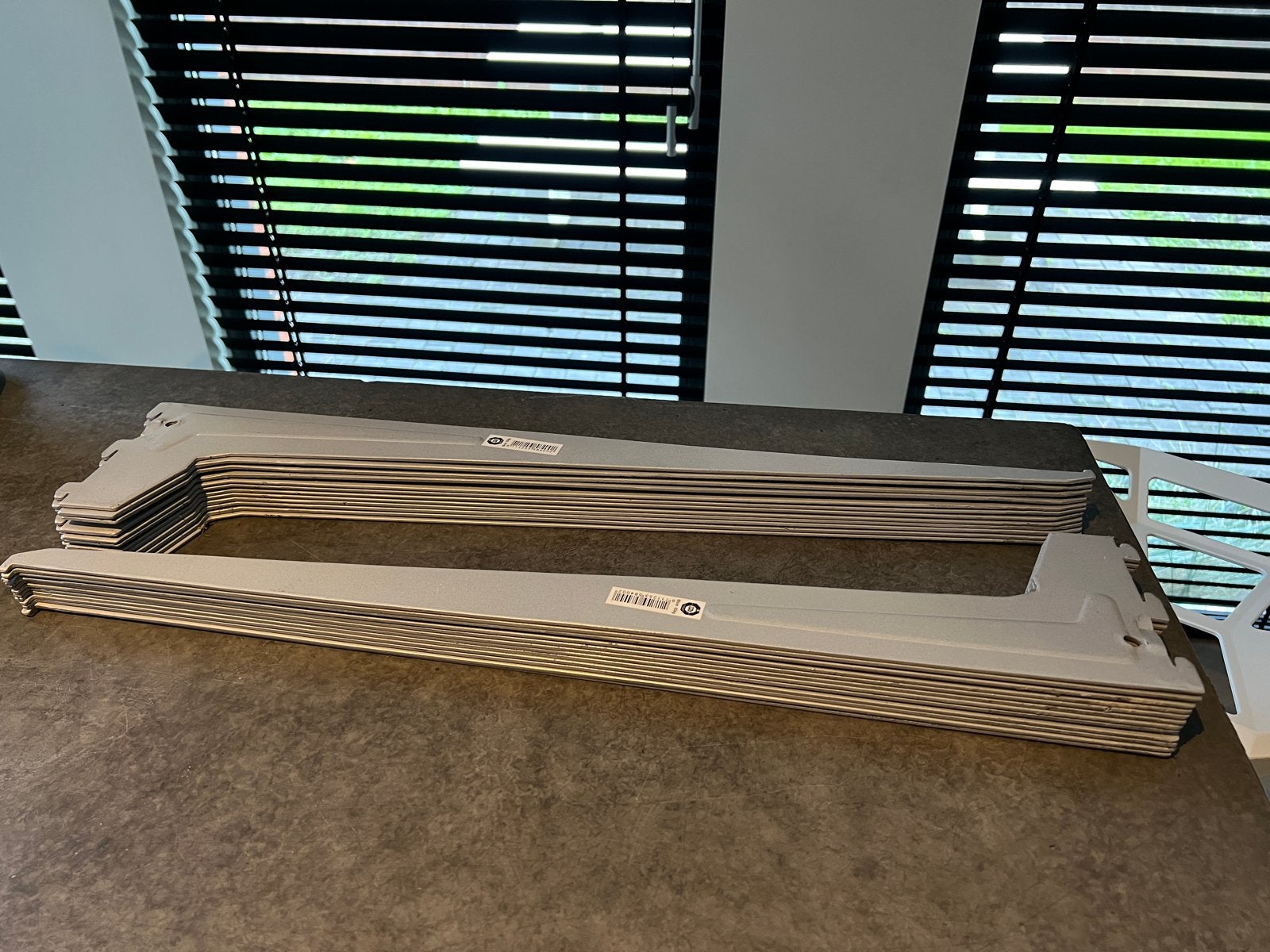 24x Duraline F-systeem plankdragers 60cm mat zilver, Ophalen