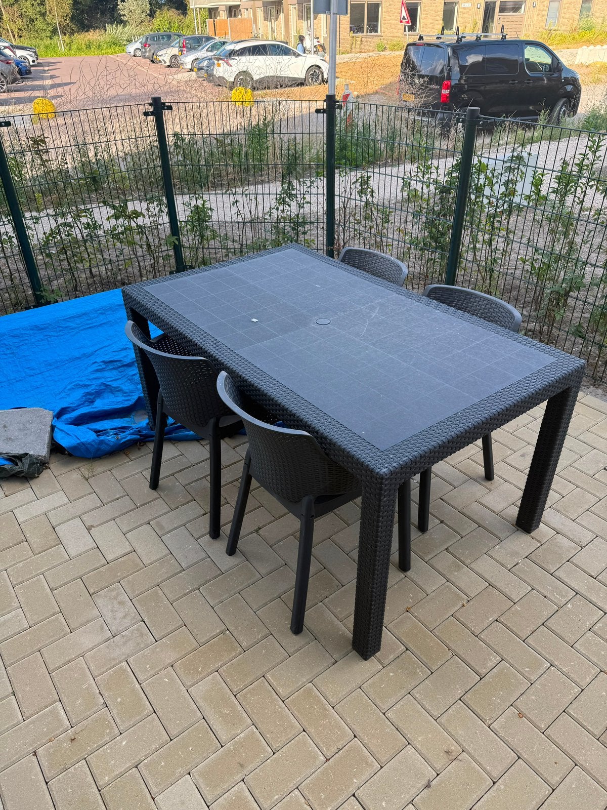 Tuinset eettafel + 4 stoelen, Tuin en Terras, Ophalen, 4 zitplaatsen, Kunststof, Gebruikt