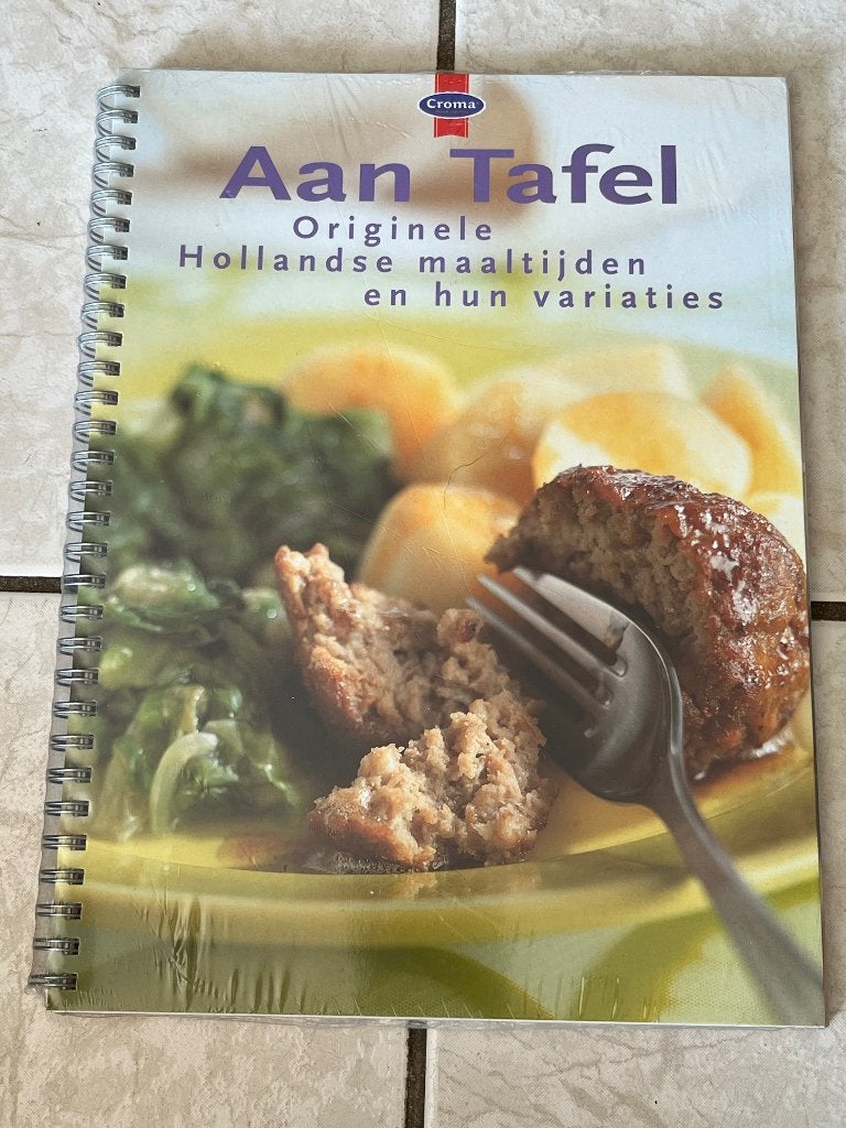 Croma kookboek Aan Tafel, Ophalen of Verzenden, Nieuw