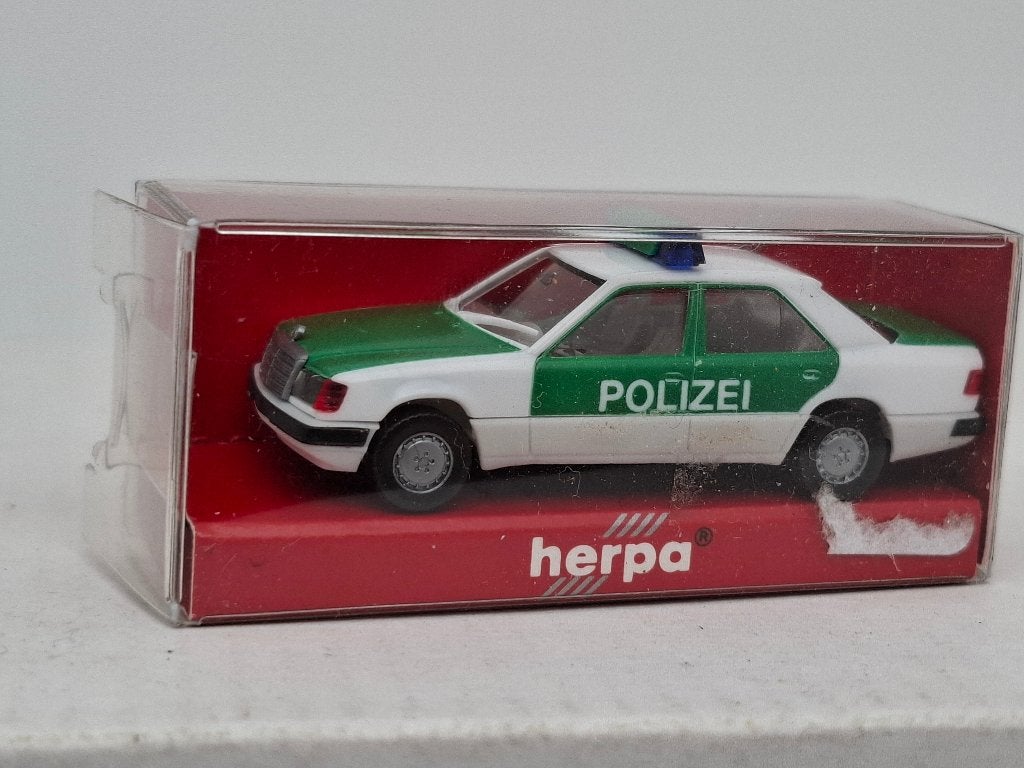 Mercedes Benz 300E politie - Herpa 1/87, Hobby en Vrije tijd, Modelauto's | 1:87, Verzenden, Zo goed als nieuw, Auto, Herpa