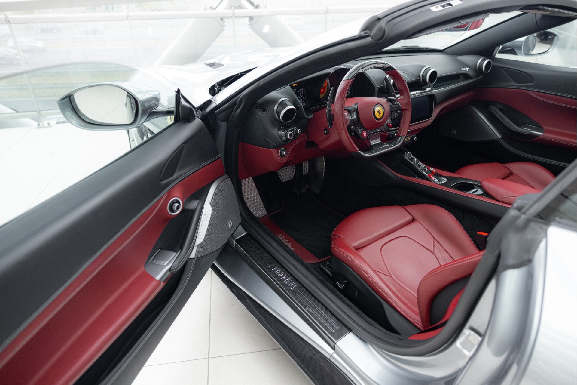 Ferrari Portofino 3.9 V8 | Full Carbon | Pass Display |, Auto's, Ferrari, Automaat, Gebruikt, Cabriolet, Leder