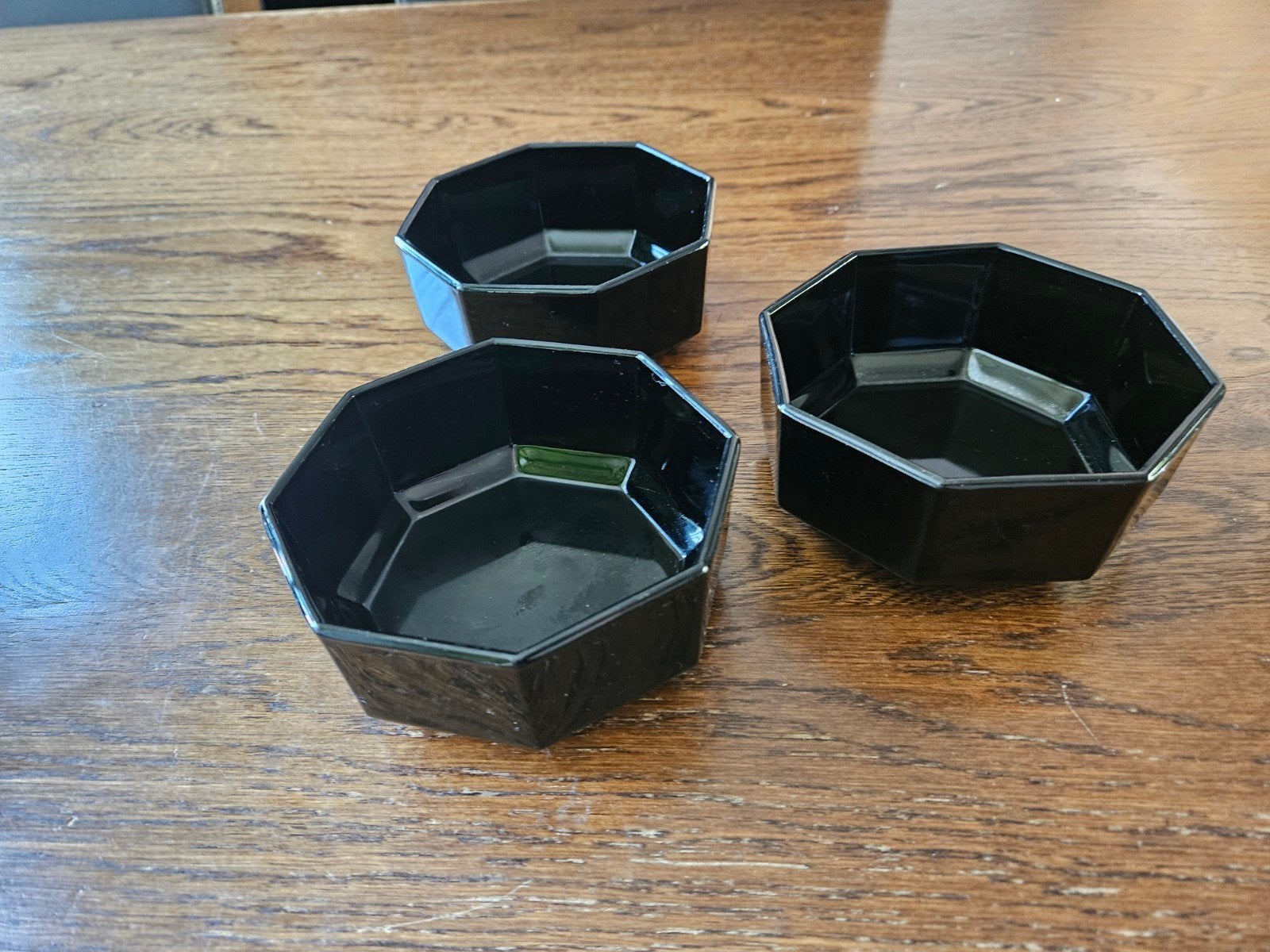 Drie Gebruikte Zwarte Kommen/Bakjes, Gebruikt, Overige merken, Ophalen of Verzenden, Kom(men)