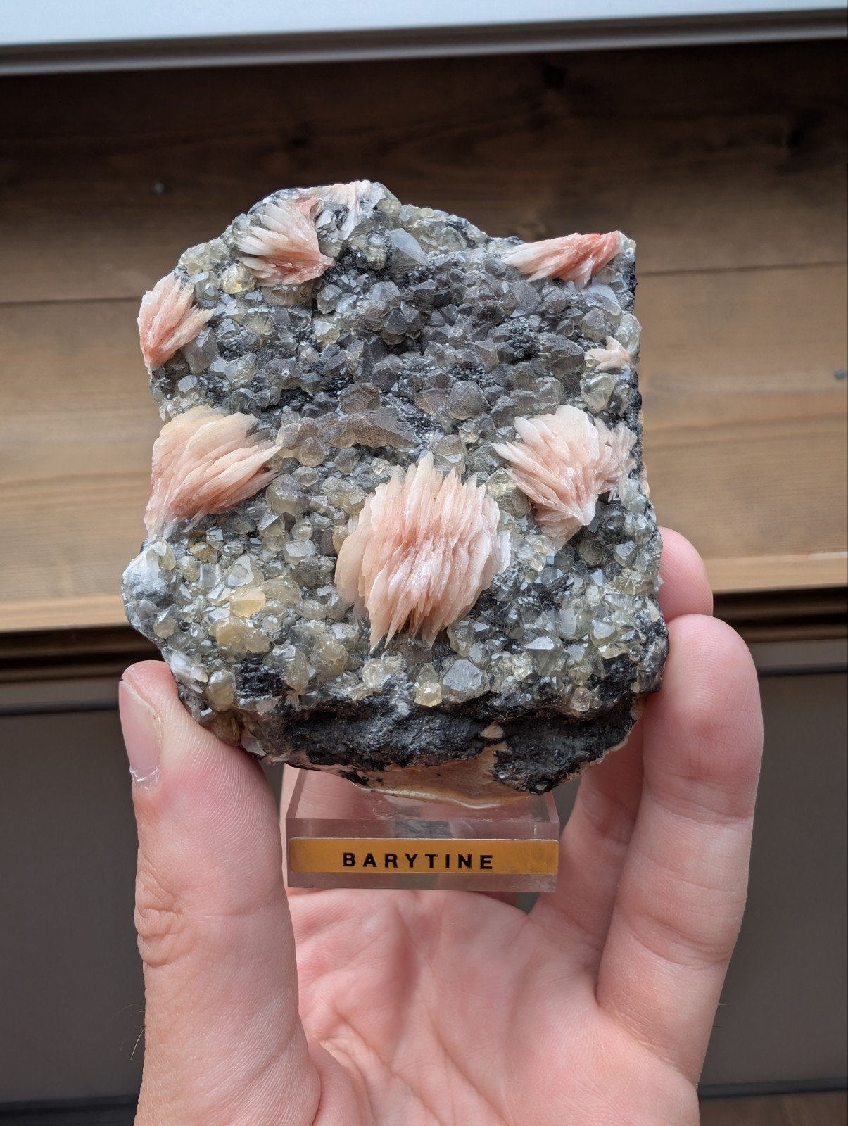 Bariet op cerussiet uit Mibladen, Marokko, Verzamelen, Mineralen en Fossielen, Ophalen of Verzenden, Mineraal