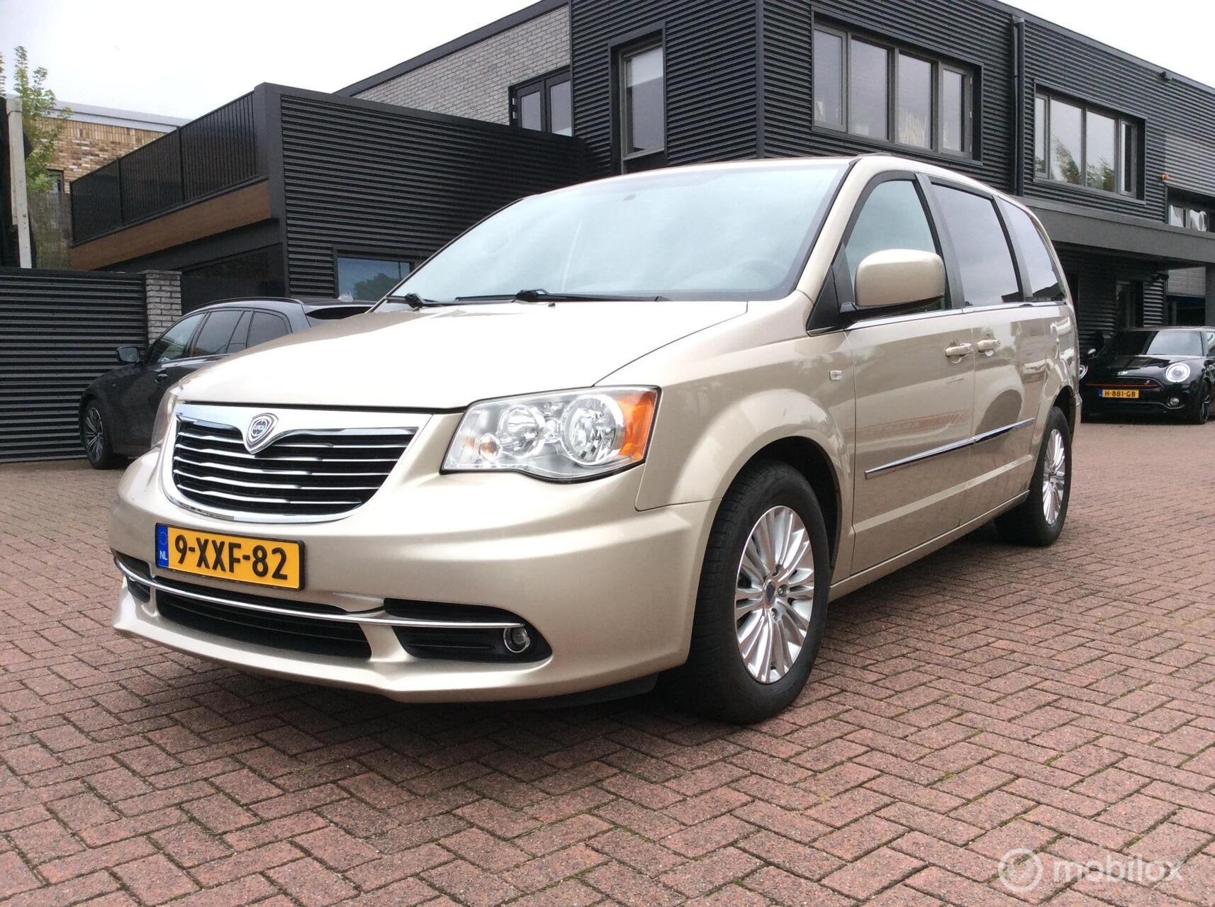 Lancia Voyager 2.8 Multijet Silver Sto & Go Leder Elektr sch, Auto's, Lancia, 450 kg, Gebruikt, Beige, 4 cilinders