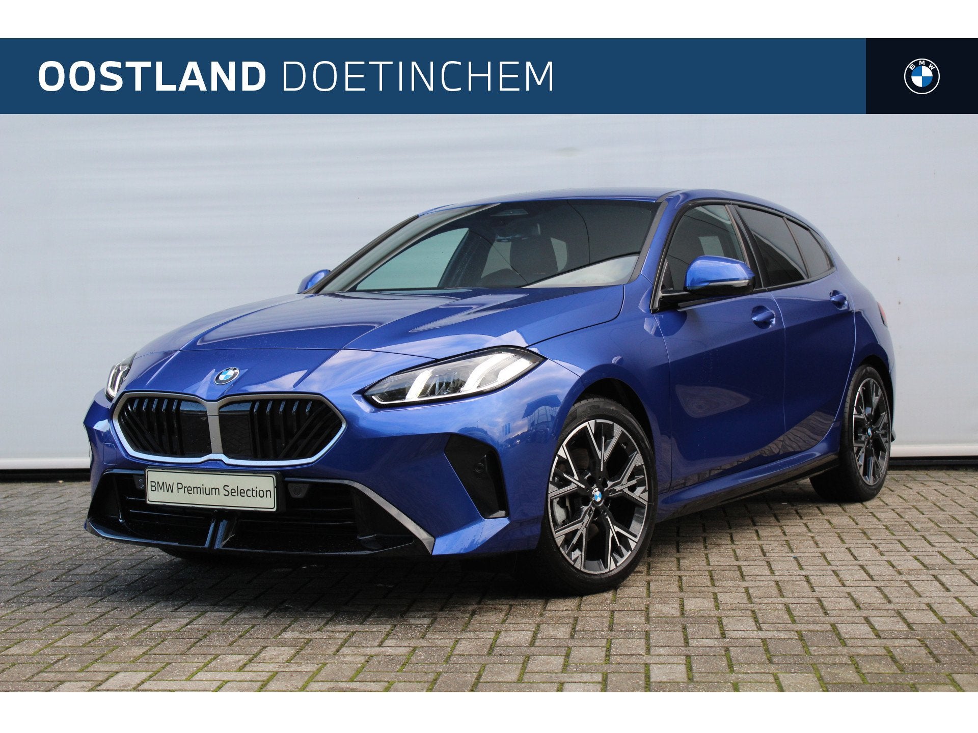 BMW 1 Serie 120 M Sport Automaat / Sportstoelen / Achteruitr, Dealer onderhouden, 156 pk, Met garantie (alle), Blauw