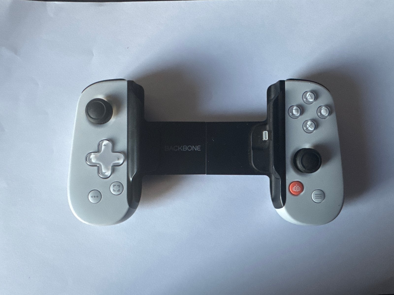 Backbone One Mobile Gaming Controller voor iPhone, Spelcomputers en Games, Backbone, Ophalen of Verzenden, Zo goed als nieuw, Mobiel