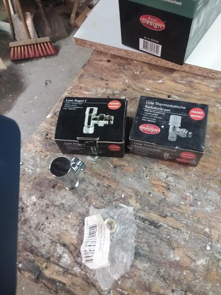 Radiator aansluitblok en hoekkranen, Doe-het-zelf en Verbouw, Verwarming en Radiatoren, Ophalen, 30 tot 80 cm, Overige typen, Nieuw