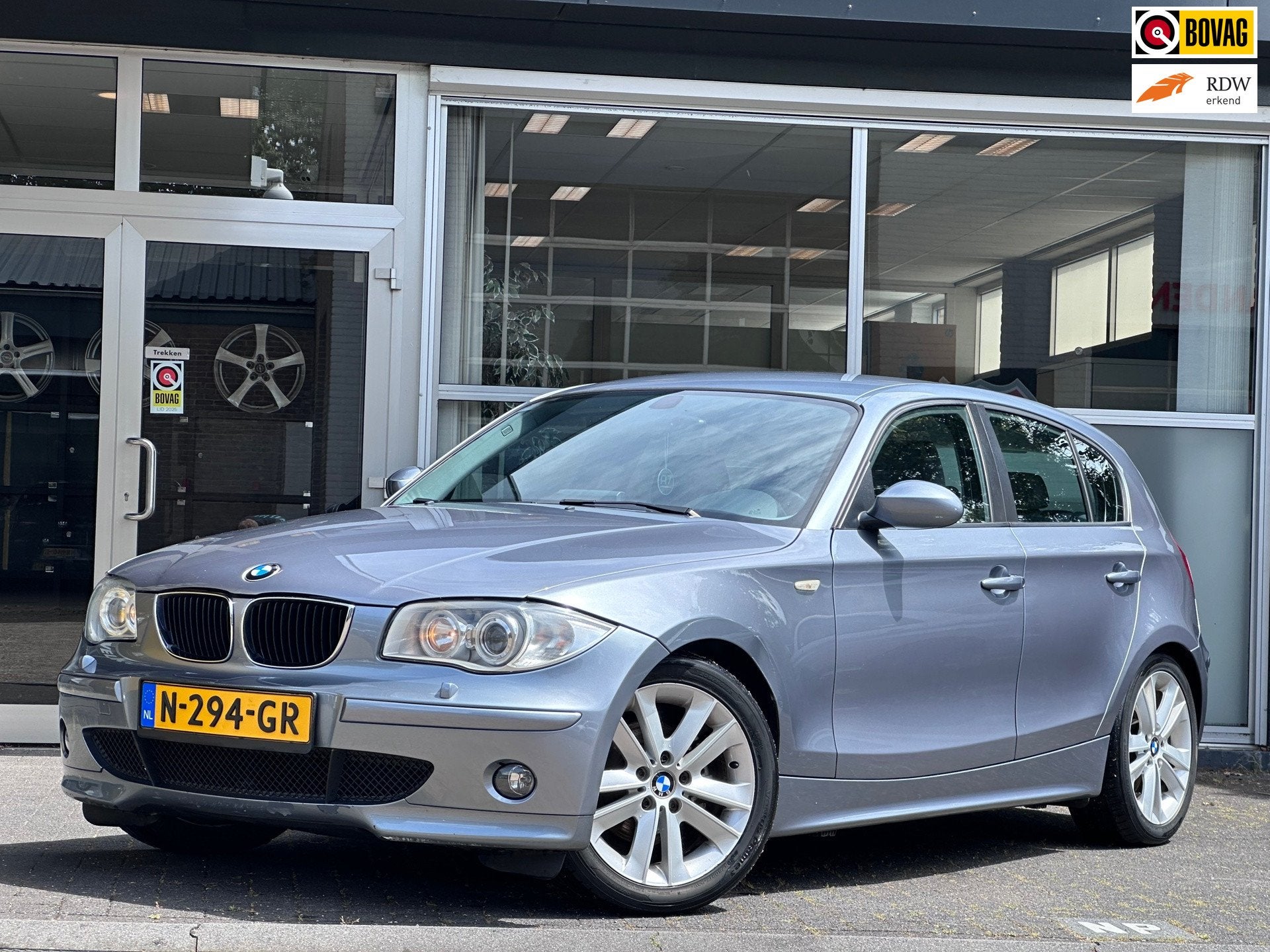 BMW 1-serie 120i 150PK / CLIMA / SCHERM / ELEKT RAMEN, 4 cilinders, 150 pk, Bedrijf, Handgeschakeld