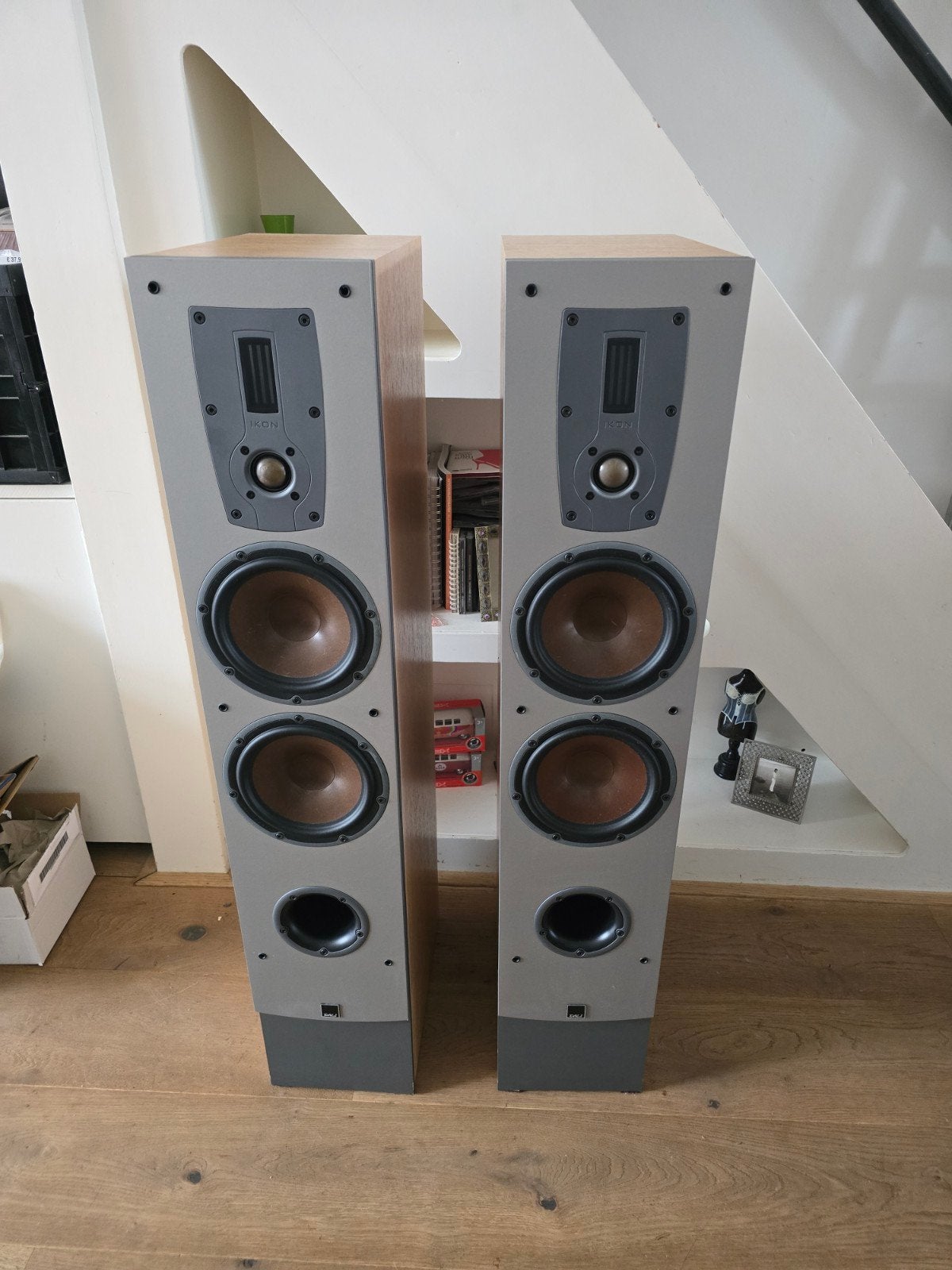 Dali ikon 6, Zo goed als nieuw, 120 watt of meer, Front, Rear of Stereo speakers, Ophalen