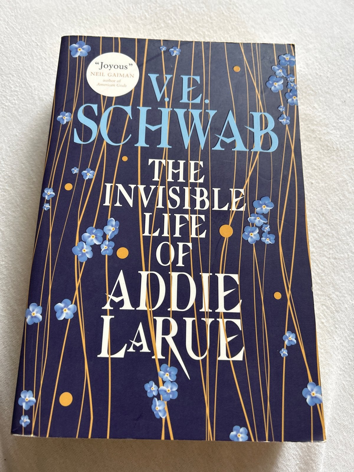 The Invisible Life of Addie LaRue - V.E. Schwab, Ophalen of Verzenden, Zo goed als nieuw, Wereld overig