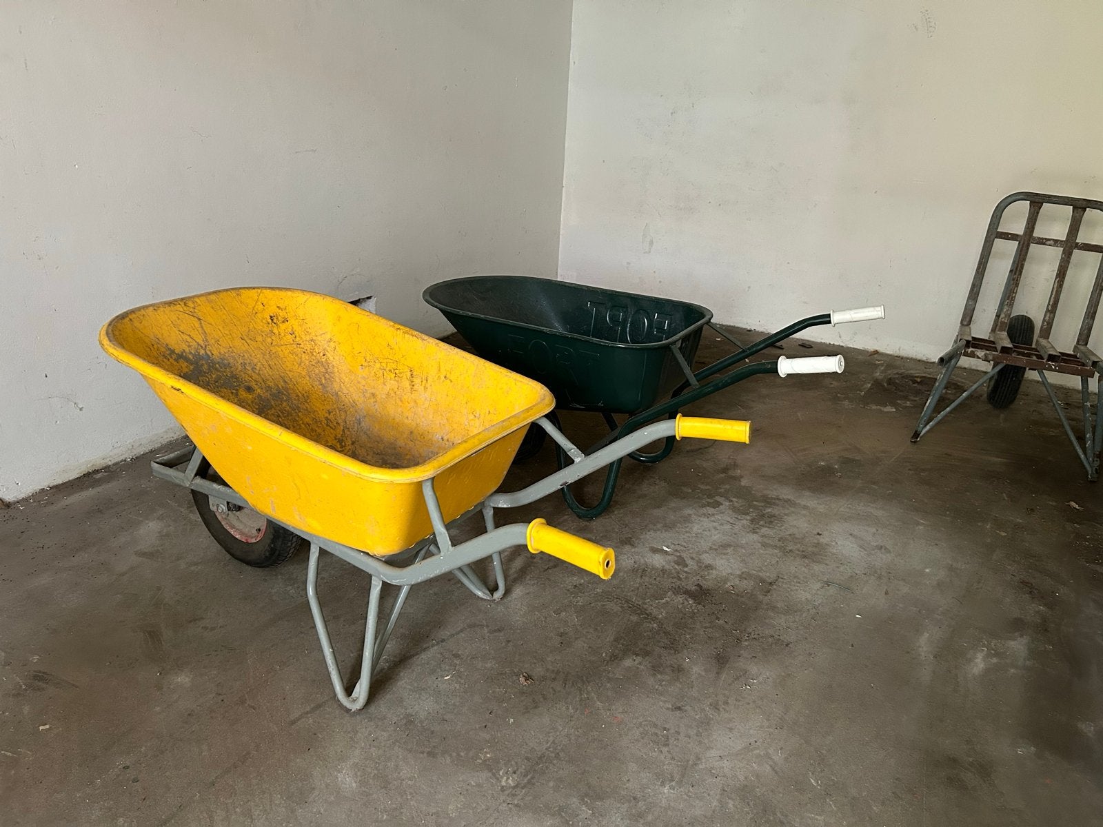 Gele Fort kruiwagen, Ophalen, Gebruikt, Handmatig, Eenwielig