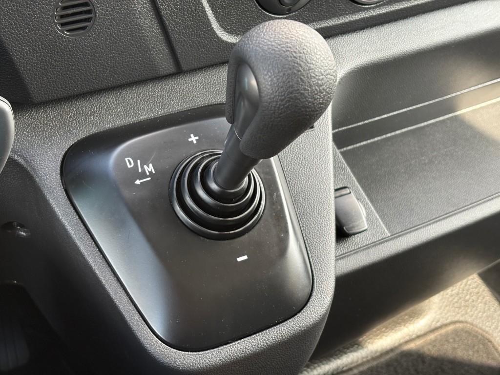 Renault MASTER 2.3 DCi 180PK Automaat 7-persoons Dubbel cabi, Auto's, Bestelauto's, Automaat, Renault, 7 stoelen, Bedrijf