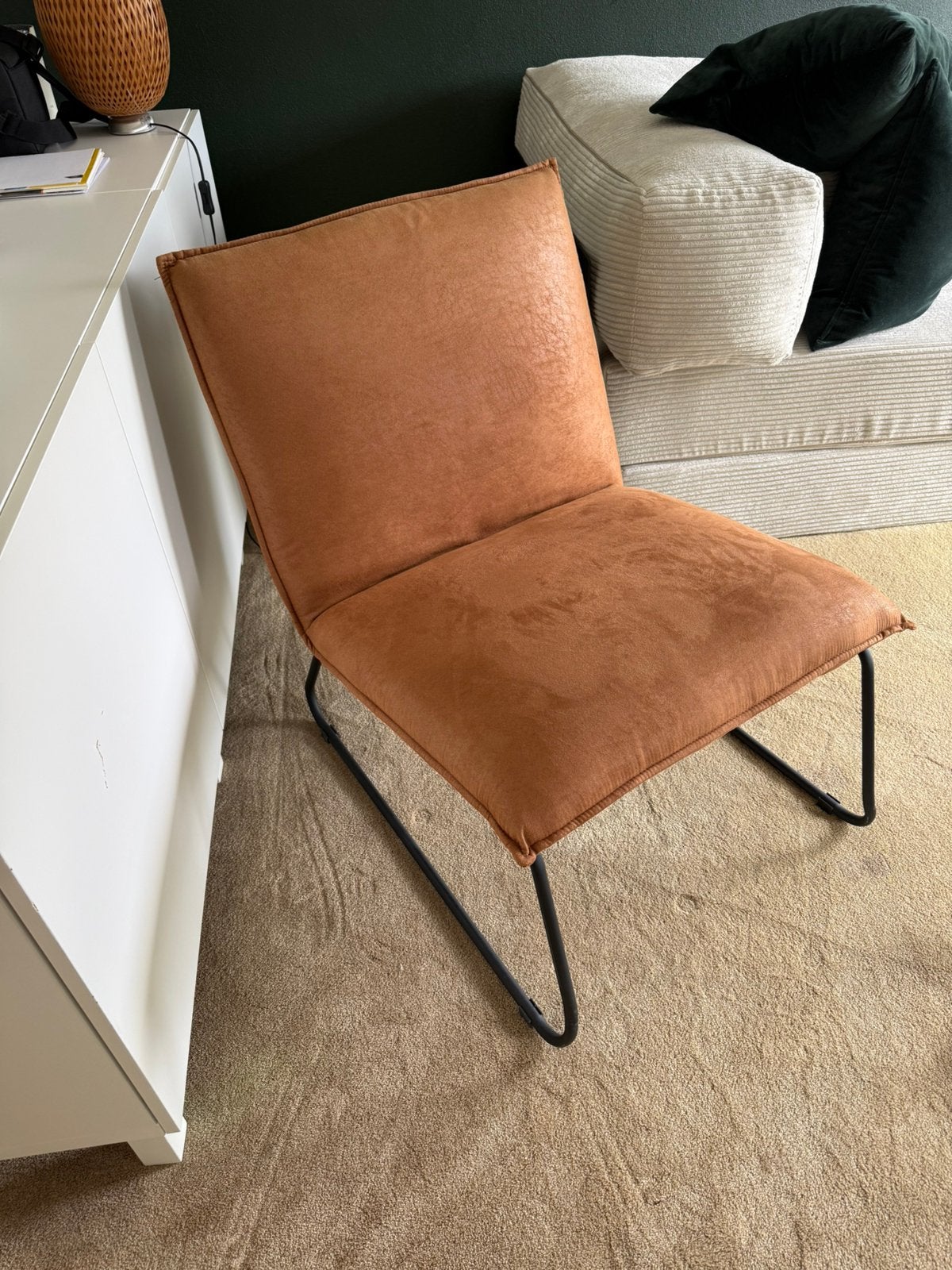 Comfortabele fauteuil in cognac kleur, Ophalen, Overige materialen, 75 tot 100 cm, Zo goed als nieuw