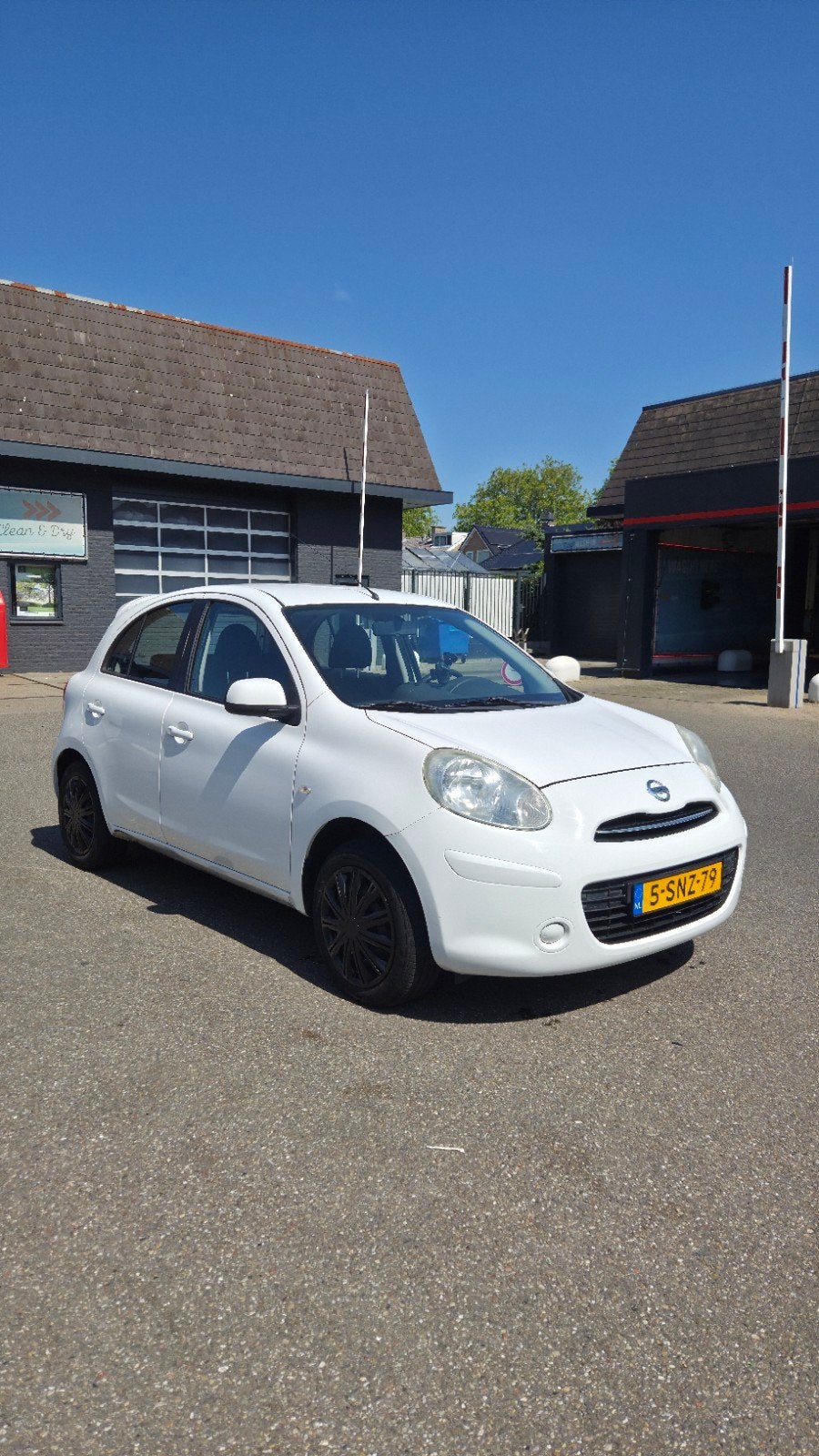 Nissan Micra 1.2 72KW 5DR 2013 Wit, Auto's, Nissan, Voorwielaandrijving, Stof, 40 €/maand, Zwart