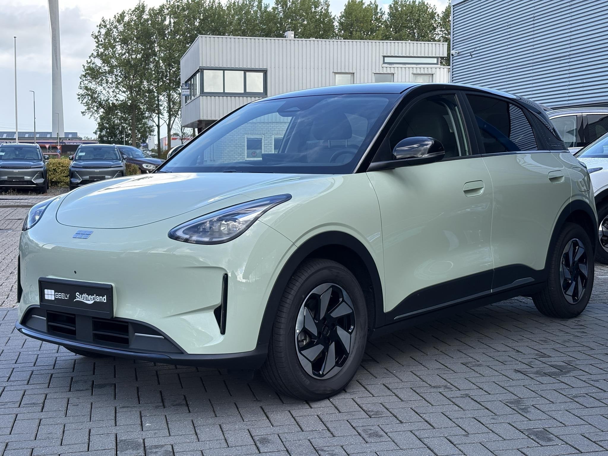 Geely E2 Ultra 47 kWh 115 PK | Pre-order nu ! | 345 Km actie, Auto's, Overige Auto's, Stof, 82 pk, Nieuw, Elektrische stoelverstelling