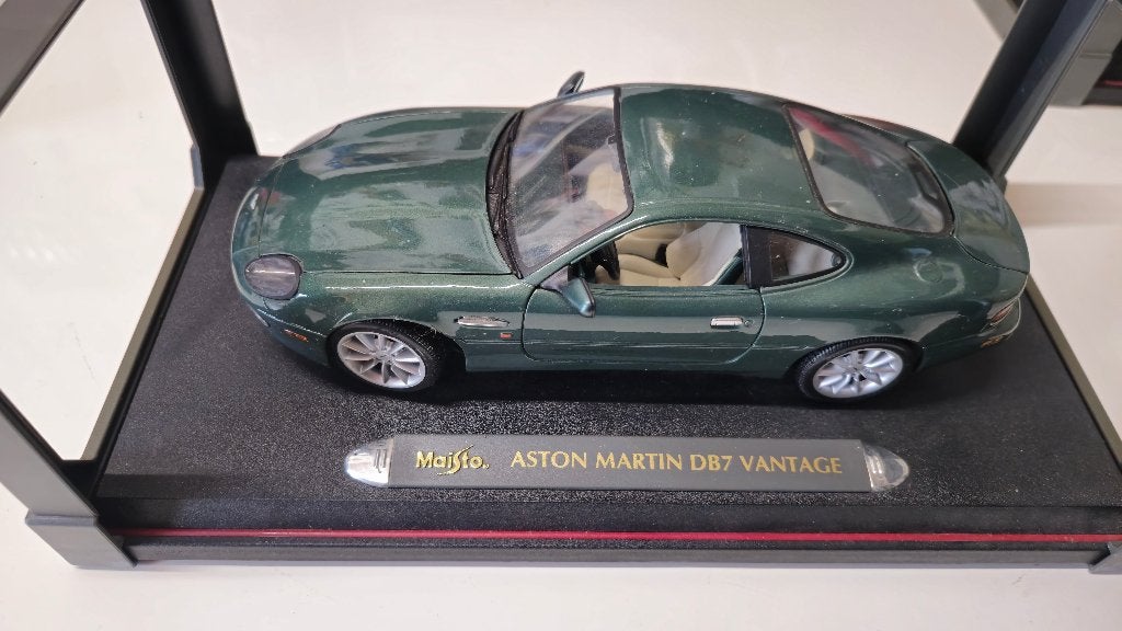 aston martin db7 kleur groen van maisto geen doos  1:18, Hobby en Vrije tijd, Modelauto's | 1:18, Ophalen, Gebruikt, Auto, Maisto