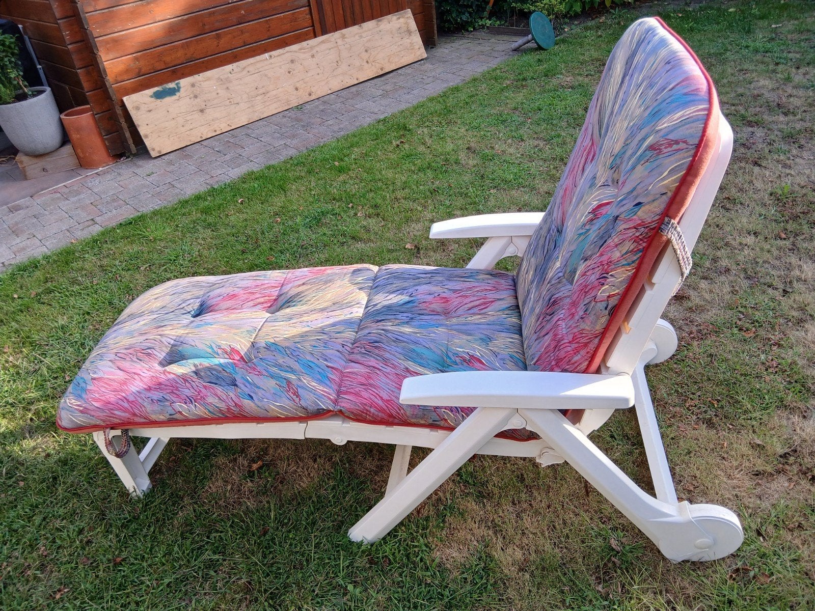 Mooie inklapbare ligstoel inclusief kussen, Tuin en Terras, Ligbedden, Ophalen, Gebruikt, Kunststof, Inklapbaar