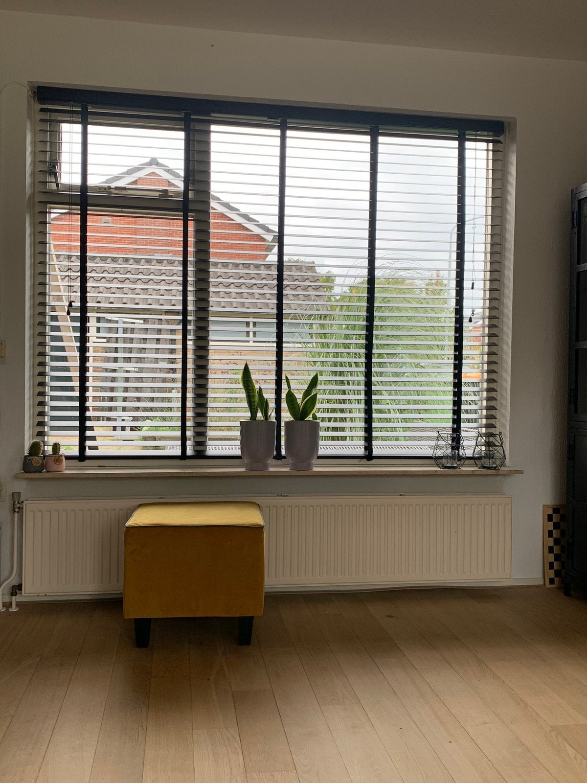 Houten, zwarte lamellen, Doe-het-zelf en Verbouw, Ophalen, Minder dan 25 mm, Zo goed als nieuw, Plank