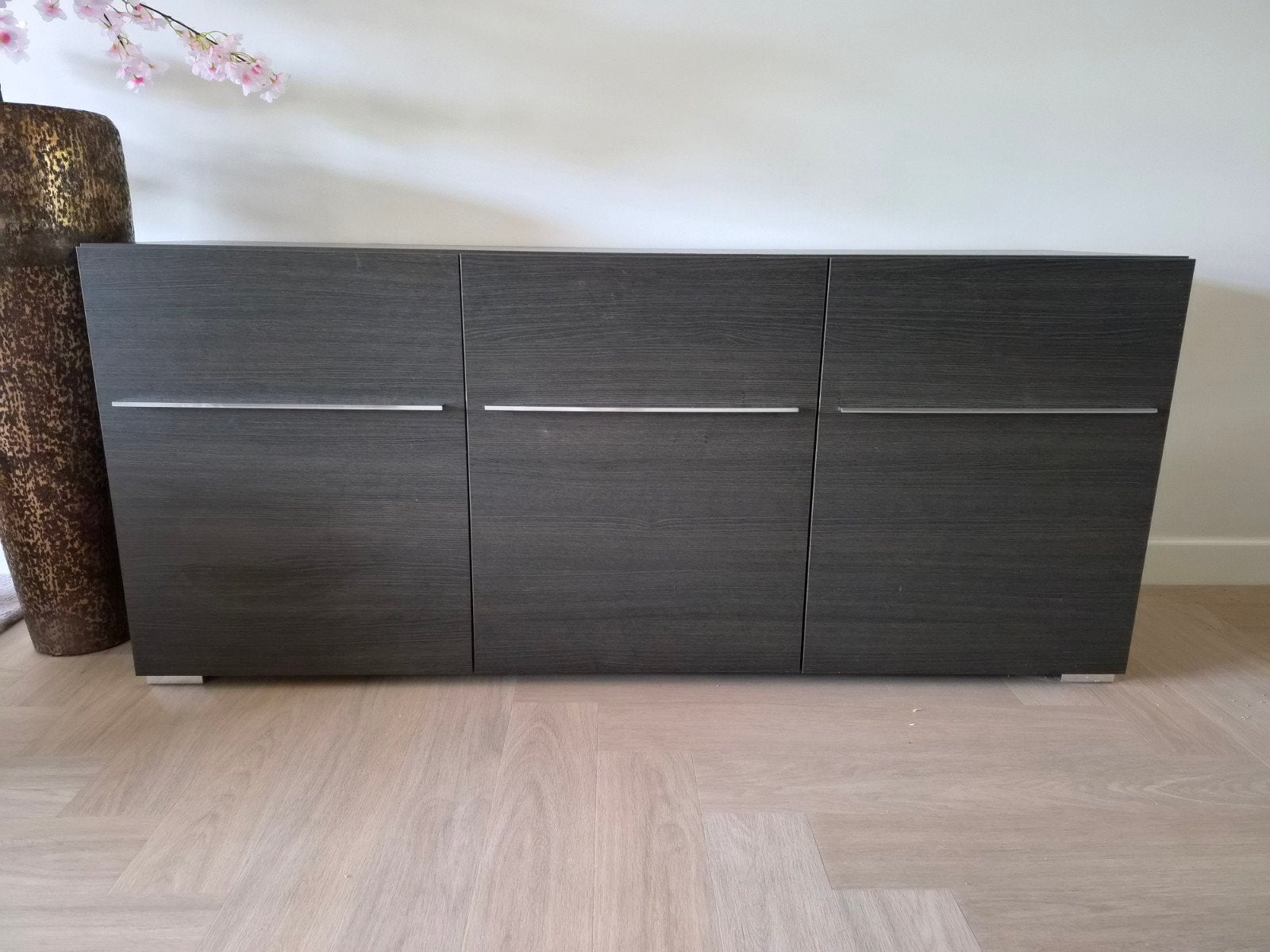 Modern Italiaans Dressoir - 180cm breed met glazen planken, Ophalen, Glas, Strak modern Italiaans design, 150 tot 200 cm