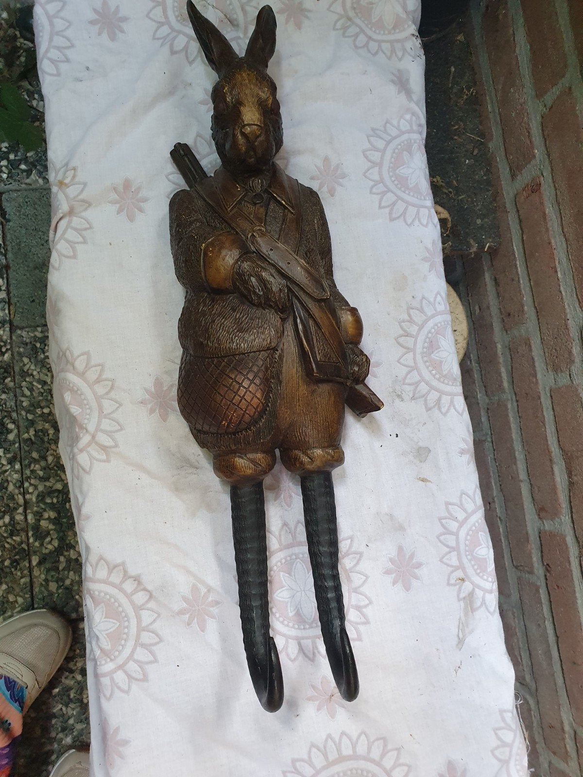 Jagende haas als kapstok, Ophalen of Verzenden