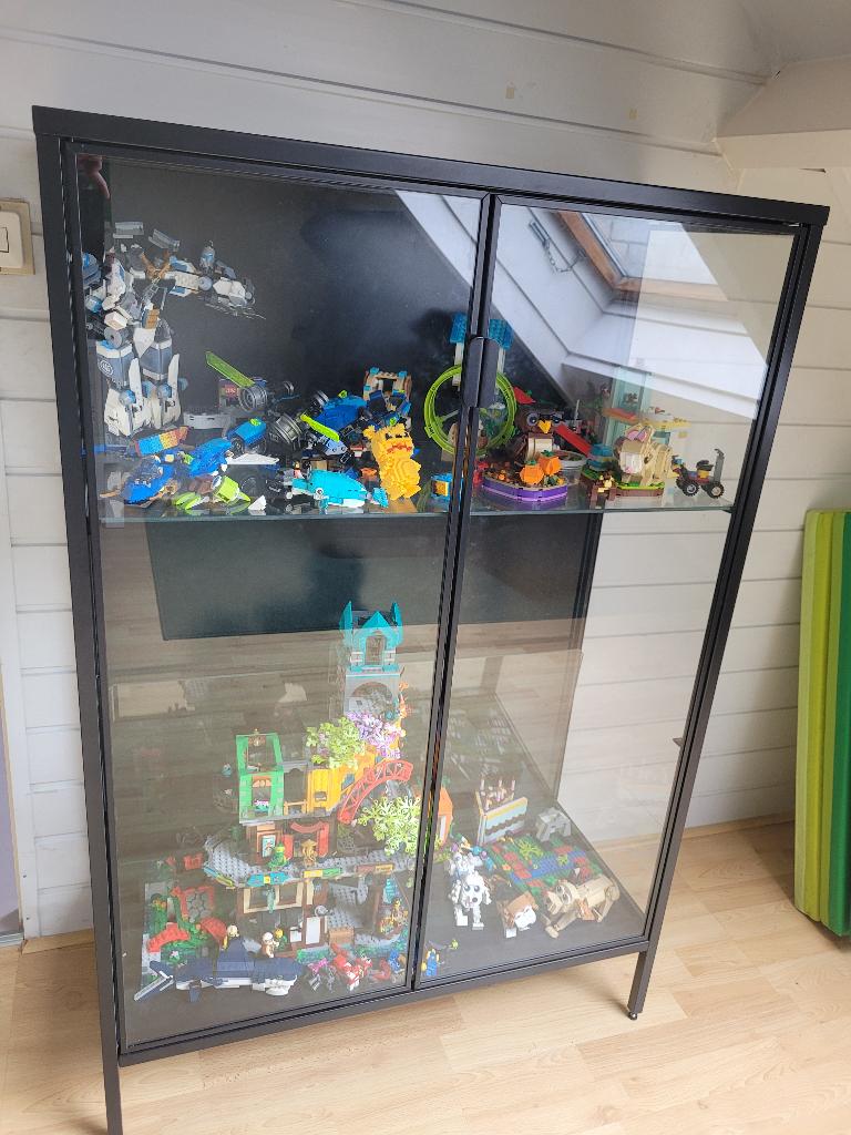 Lego kast met legobouwwerken, Ophalen, Zo goed als nieuw, Complete set, Lego