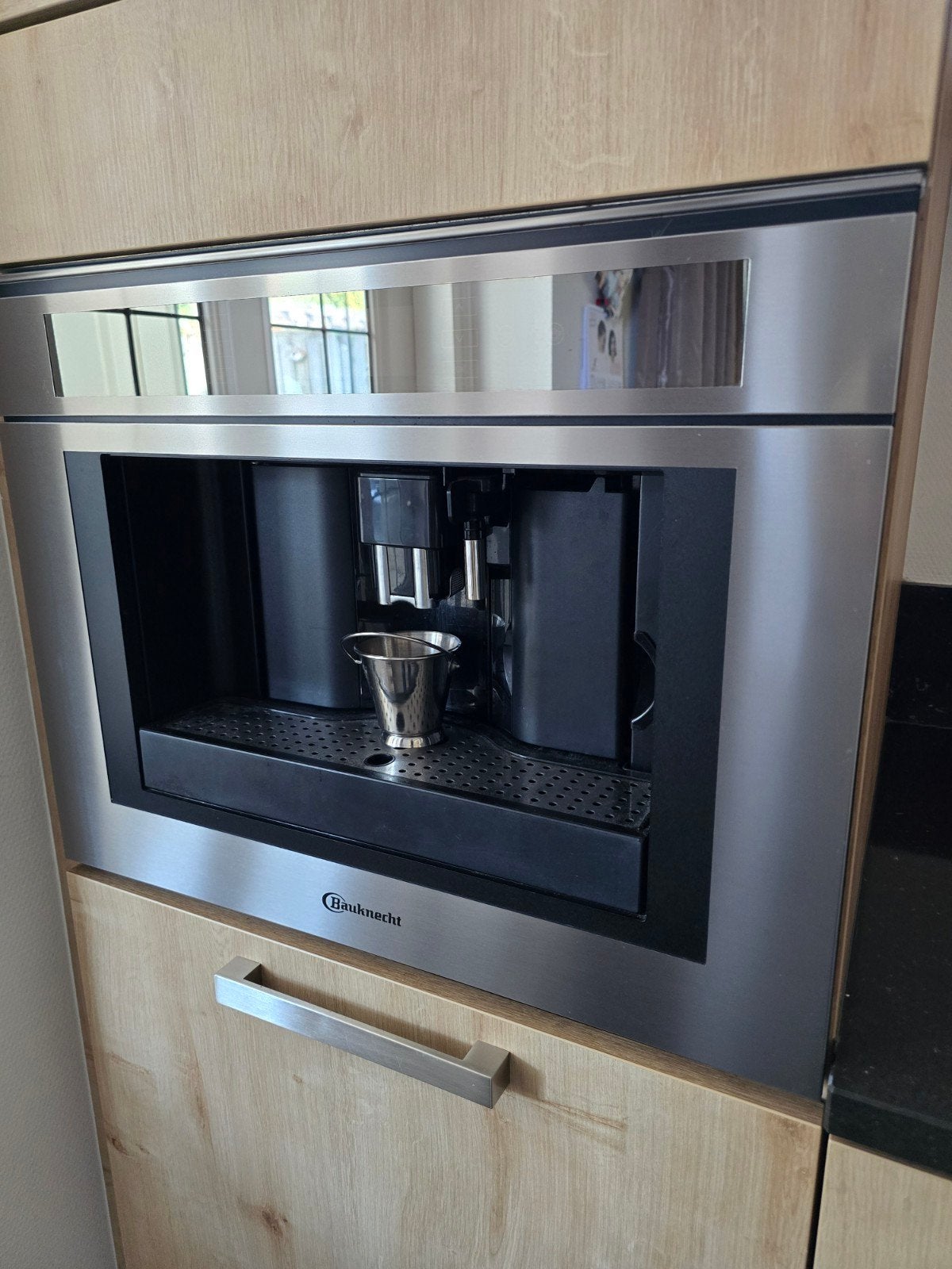 Bauknecht KMT 9145 PT Inbouw Koffiemachine, Ophalen, Koffiemachine, Zo goed als nieuw, 2 tot 4 kopjes