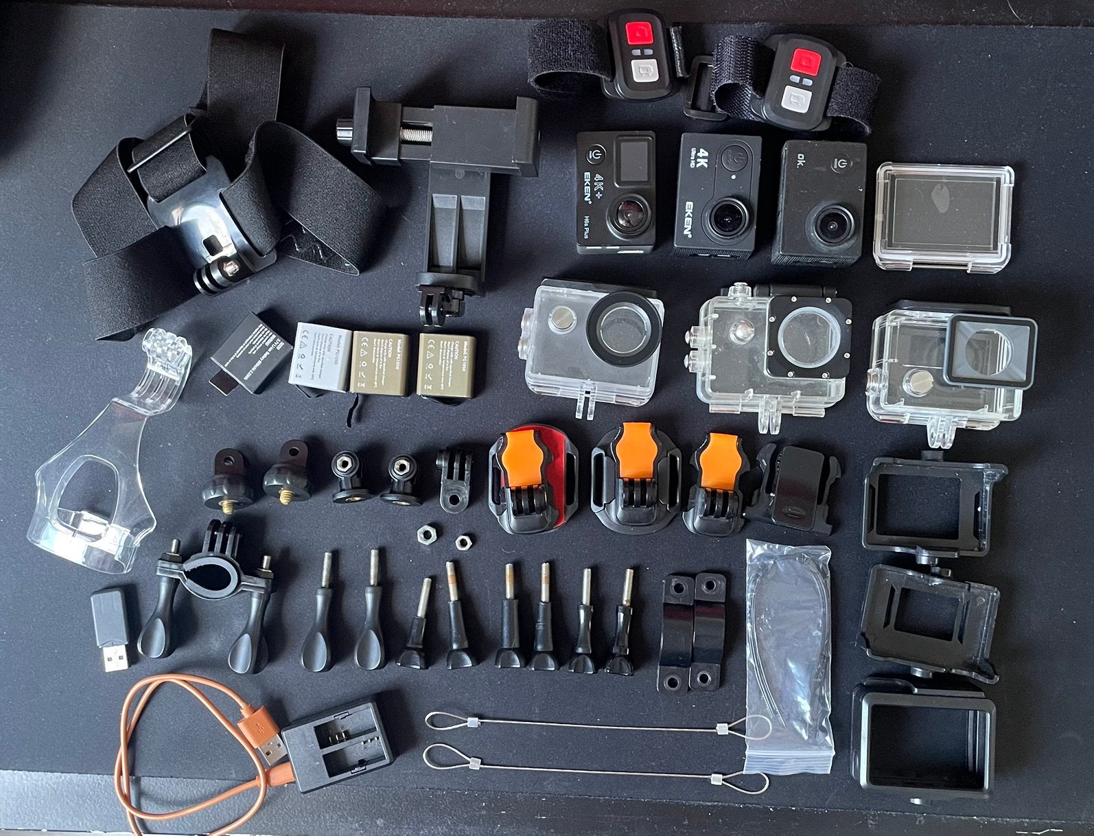GROTE SET accesoires voor action cam + 3 action cams., Ophalen of Verzenden, Gebruikt, Overige merken