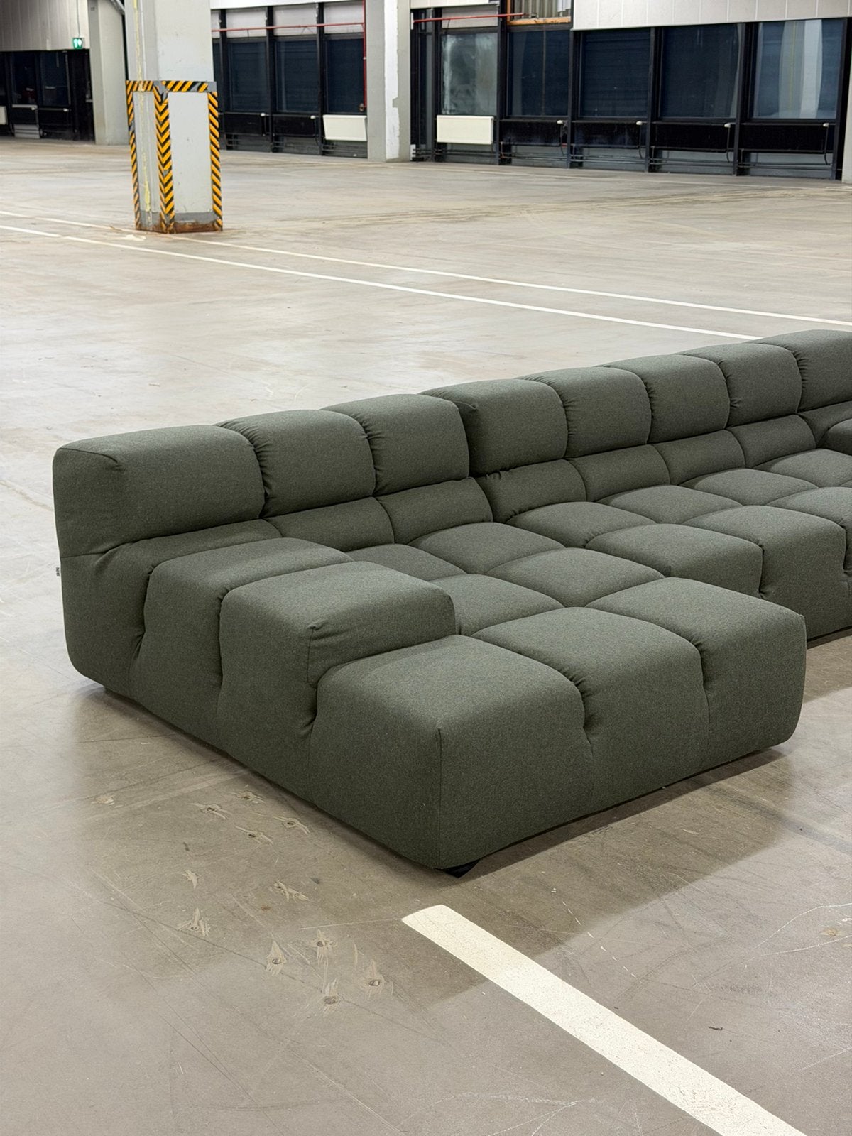 B&B Italia Tufty Time | Army | Wol | NIEUWSTAAT + GARANTIE, 250 tot 300 cm, Hoekbank, Ophalen of Verzenden, Zo goed als nieuw