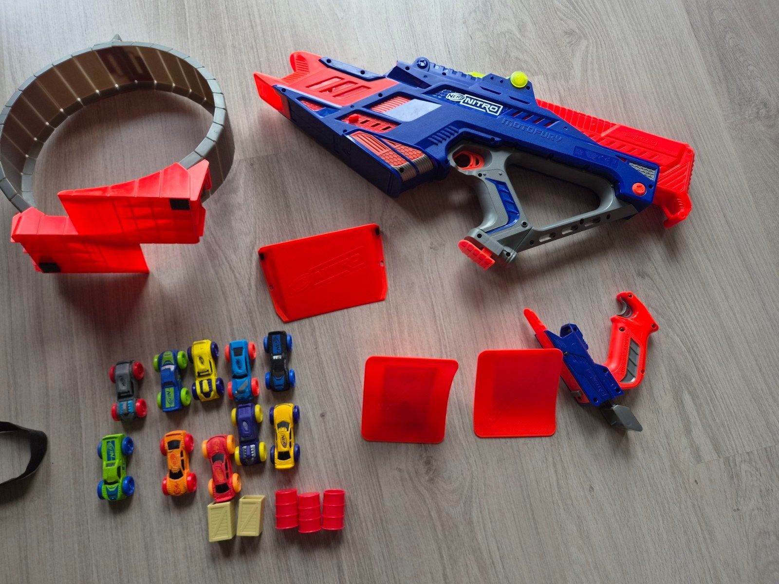 Nerf Nitro set met blaster, auto's en accessoires, Ophalen, Gebruikt, Jongen of Meisje