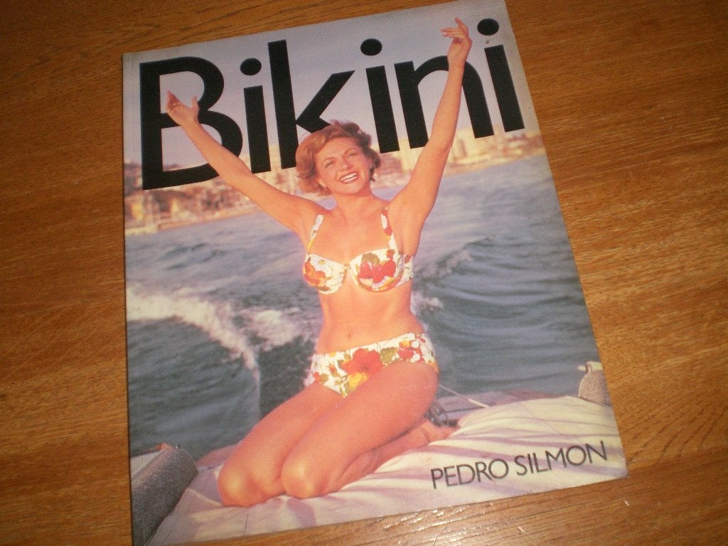 Boek over ontwikkeling  bikini (erotiek), Ophalen of Verzenden, Gelezen, Europa