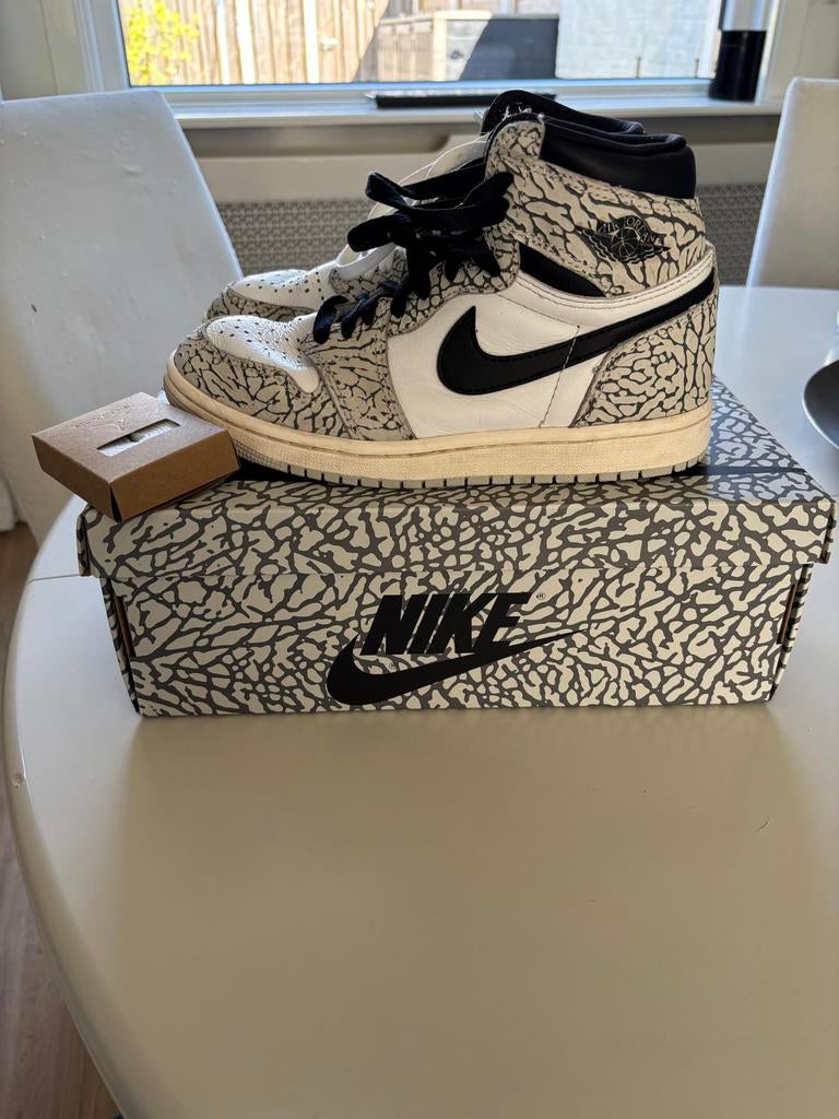 Nike Air Jordan 1 Retro High OG Elephant Print, Ophalen of Verzenden, Zo goed als nieuw, Wit, Sneakers of Gympen