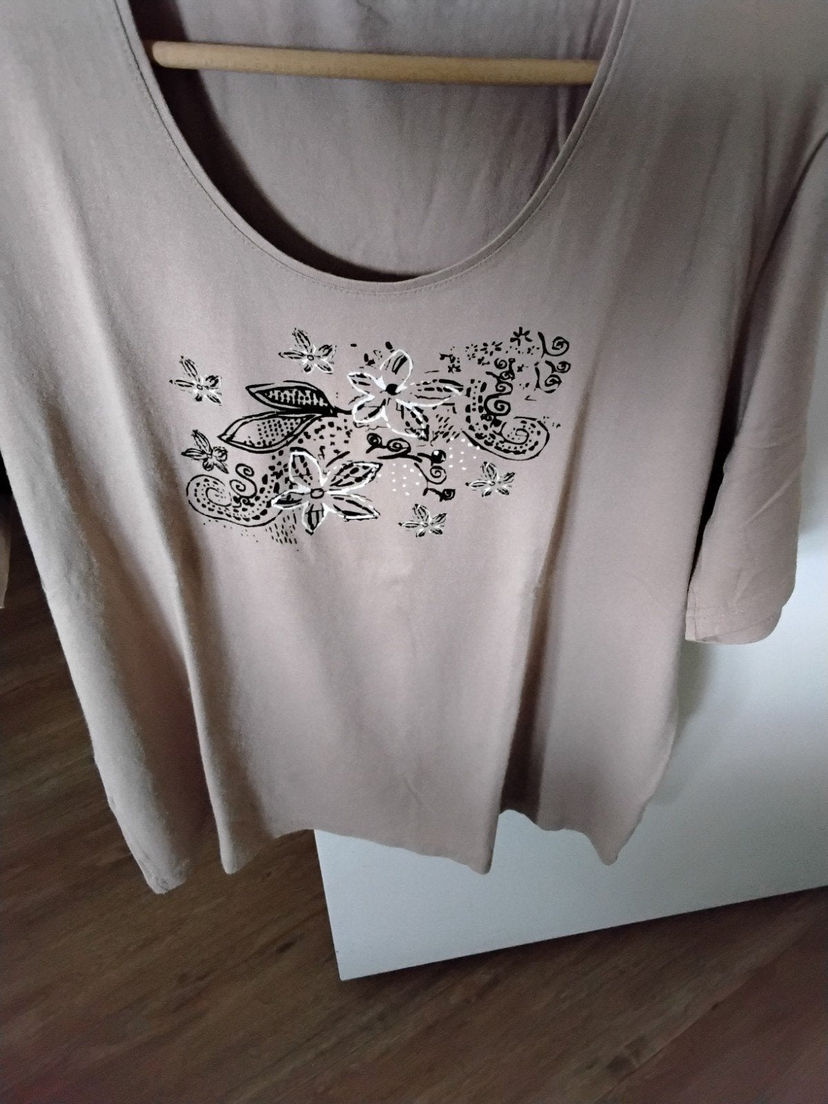 Roberto Sarto T-shirt met bloemenprint - Maat M, Maat 38/40 (M), Beige, Nieuw, Ophalen of Verzenden