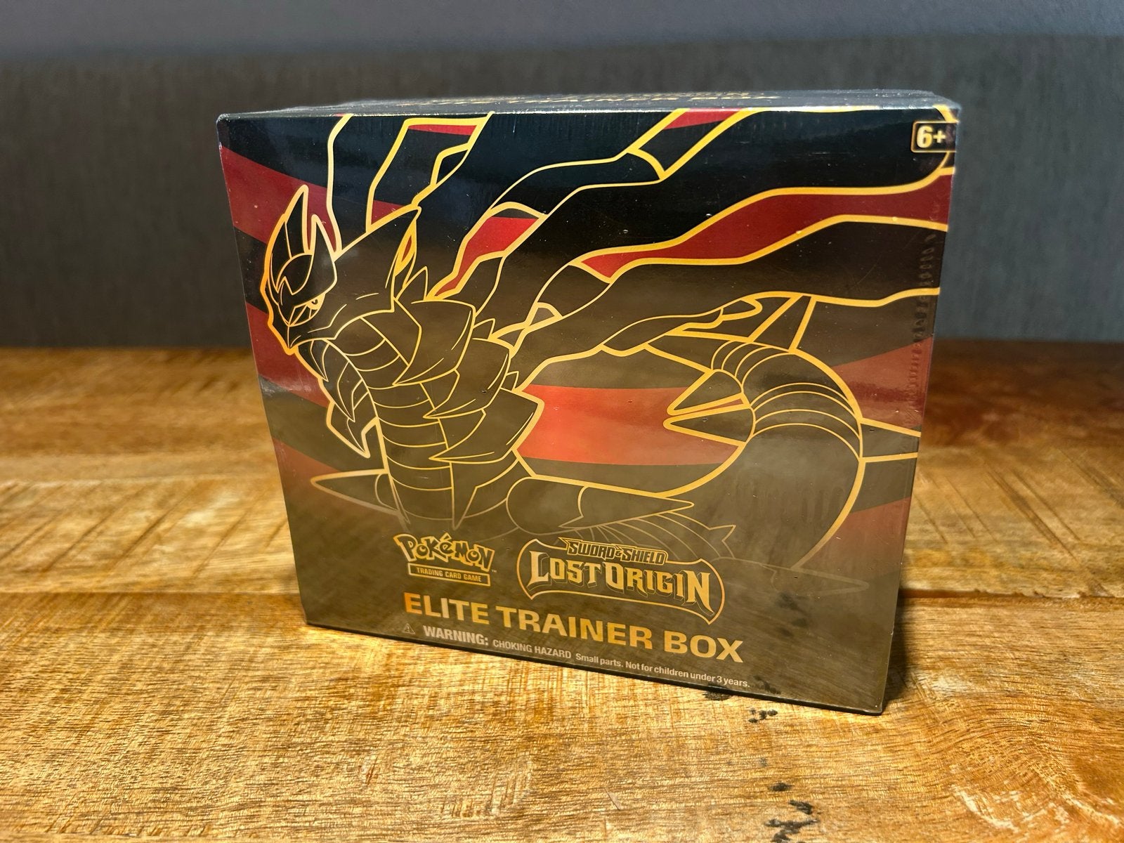 Pokémon Lost Origin Elite Trainer Box (ETB), Ophalen of Verzenden, Nieuw, Overige typen