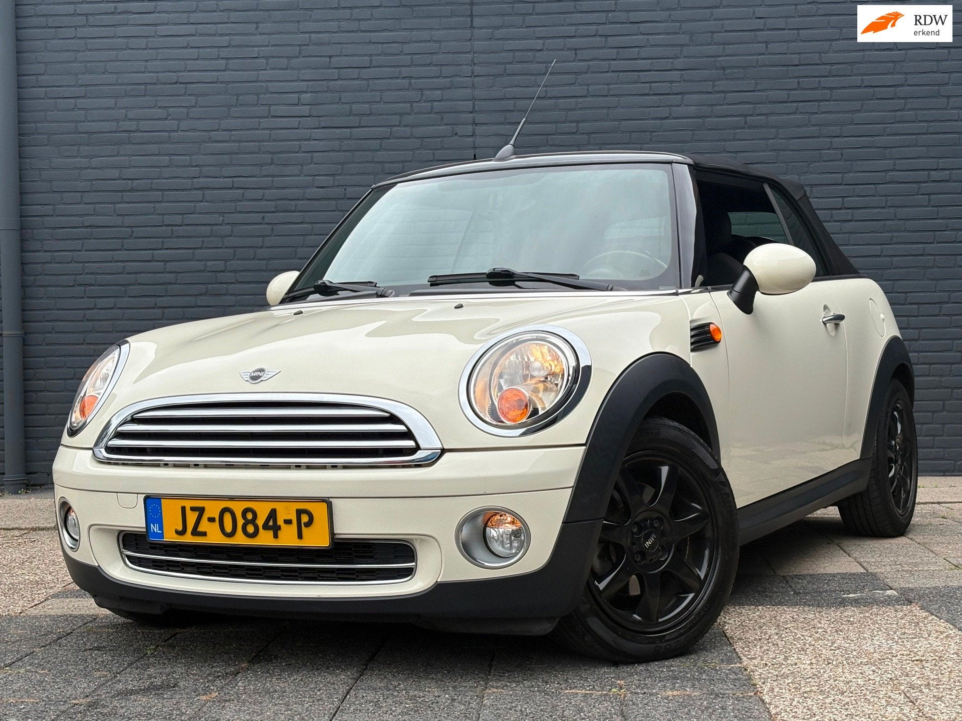 Mini Cabrio 1.6 Cooper | Carplay | Stoelverwarming, Auto's, Gebruikt, Open dak, 4 cilinders, Cabriolet