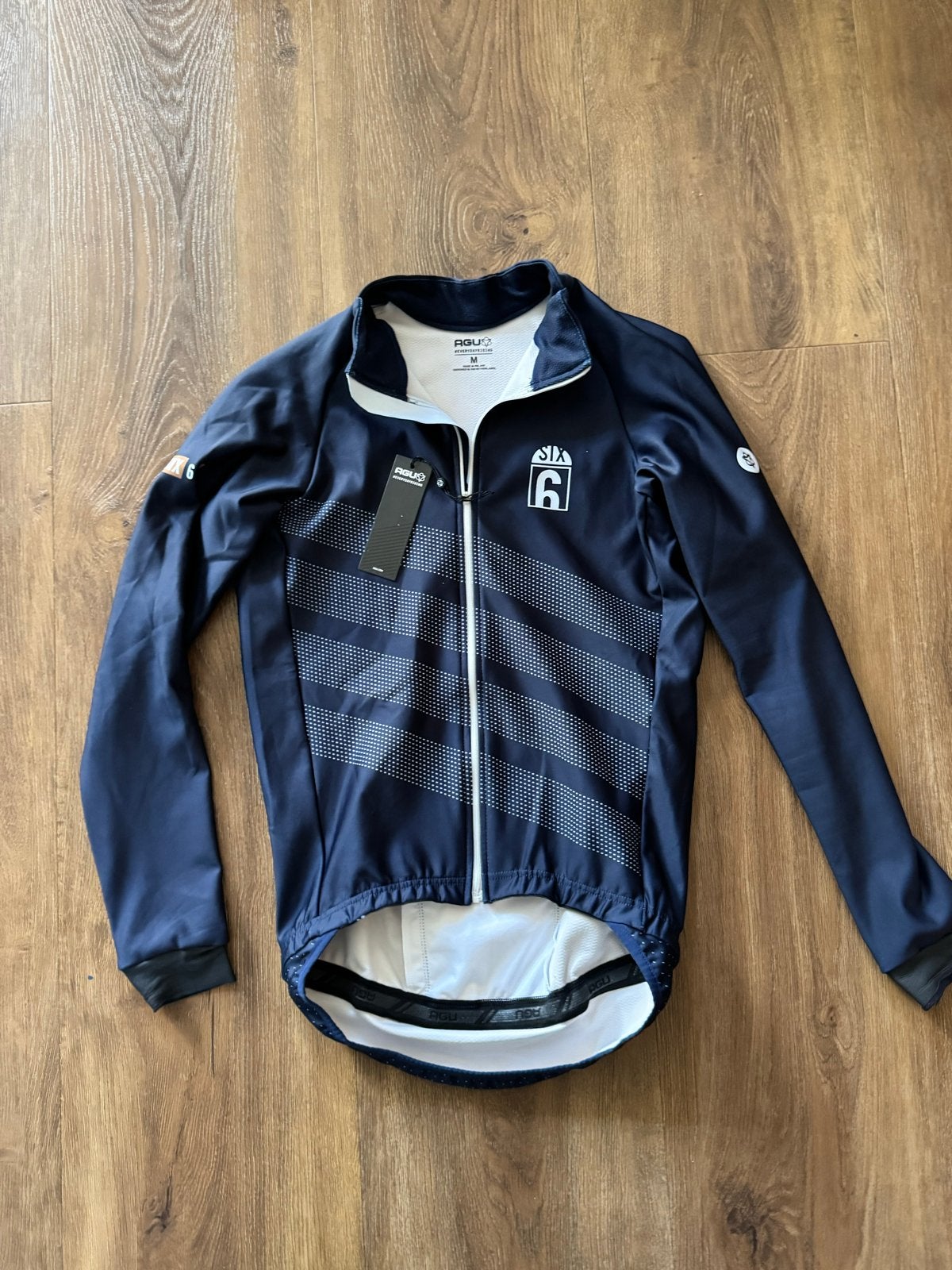 Agu SIX6 Fietsjack - Maat M - Deep Blue (Nieuw met kaartje), Ophalen of Verzenden, Nieuw, M, Bovenkleding