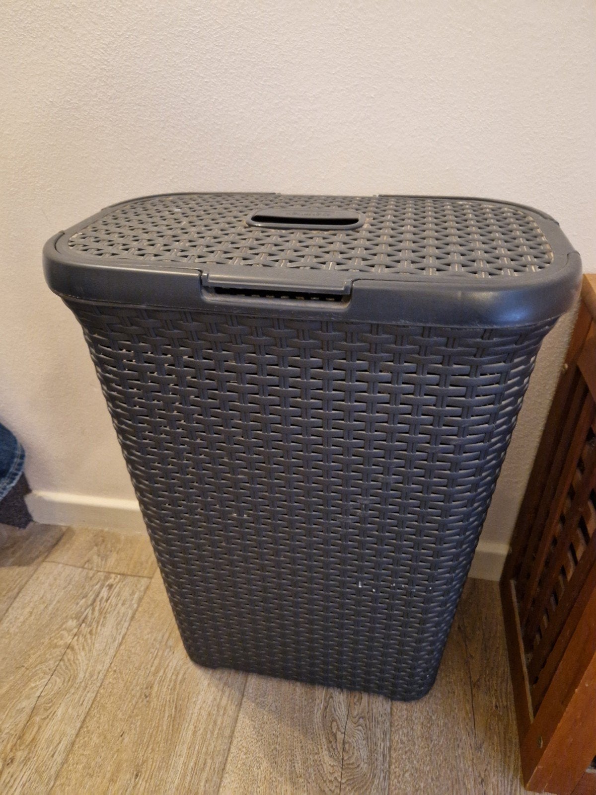 Donkergrijze wasmand met deksel Curver, Ophalen, Gebruikt
