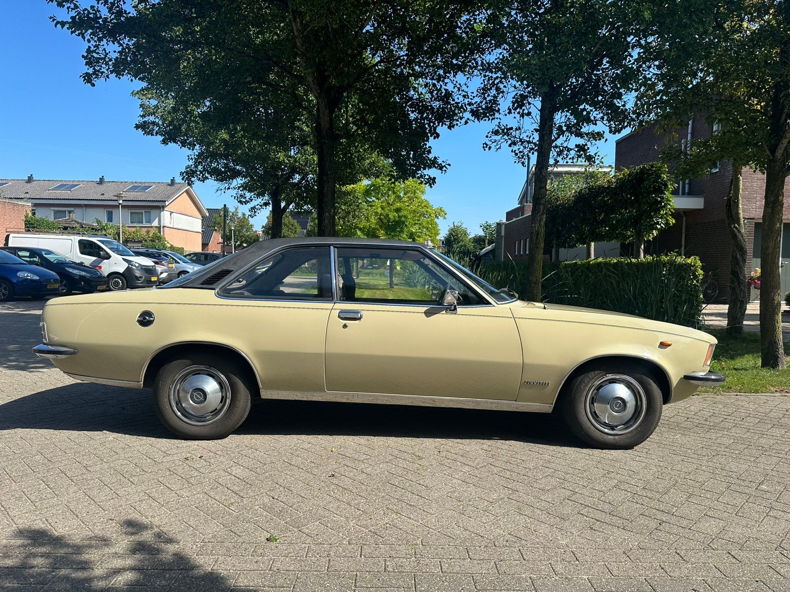 Opel Commodore 2.5 1973 Beige, 135 pk, 1158 kg, Beige, Origineel Nederlands