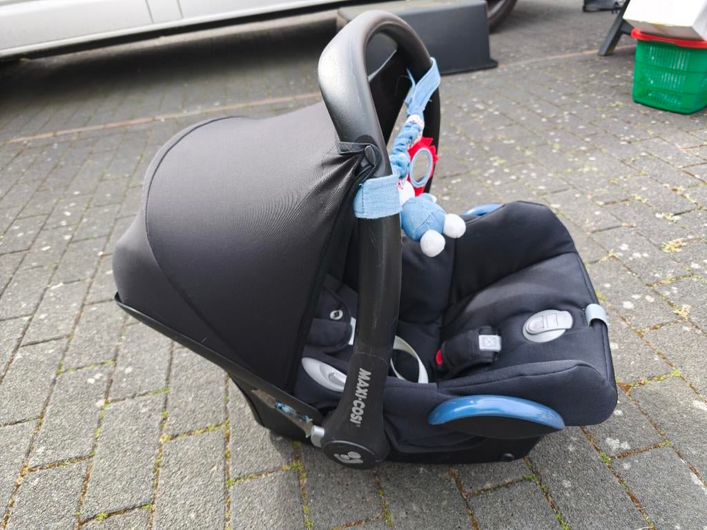 Maxi-Cosi autostoel 0-13 kg met zonnekap en speelboog, Ophalen of Verzenden, 0 t/m 13 kg, Maxi-Cosi, Gebruikt