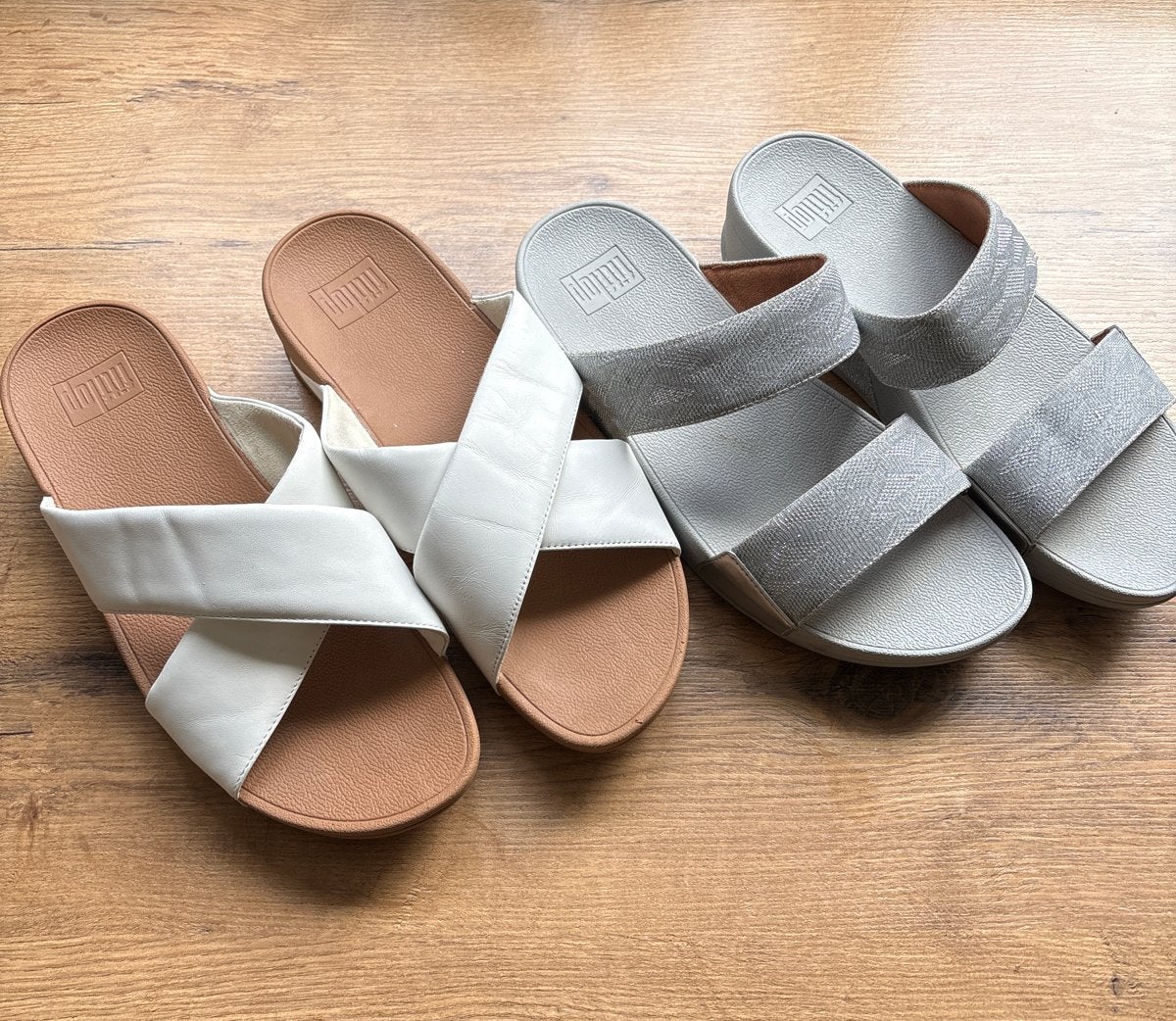 FitFlop slippers - Wit en Grijs/zilver - Maat 40, Ophalen of Verzenden, Zo goed als nieuw, Wit, Slippers