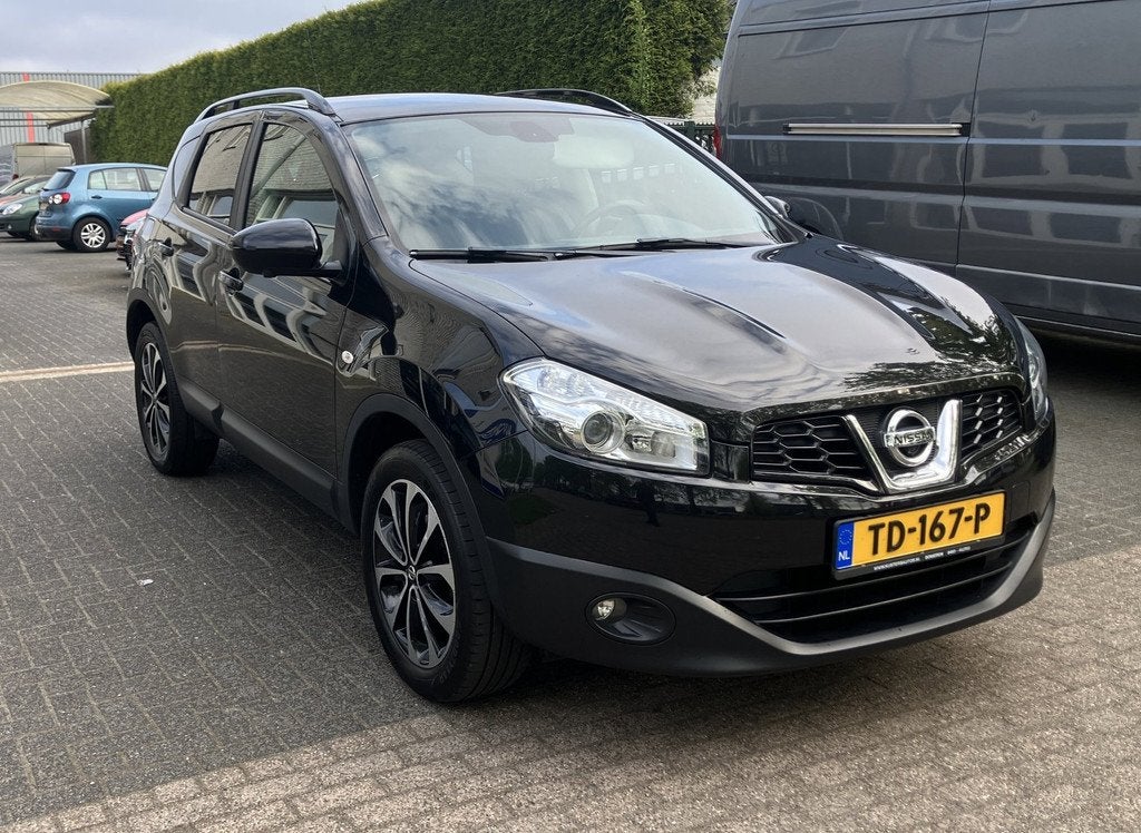 Nissan Qashqai 1.6 360 Navigatie Camera rondom L.m Velgen, Auto's, Nissan, Voorwielaandrijving, Euro 5, Gebruikt, Zwart