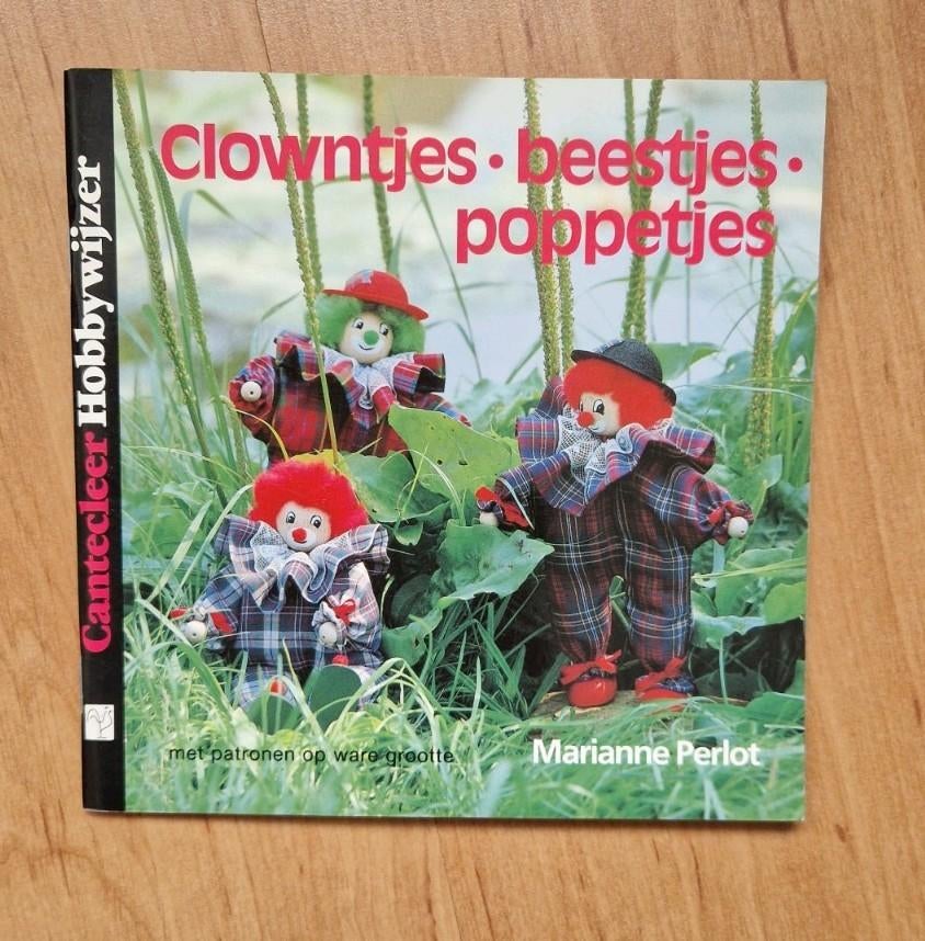 M. Perlot - Clowntjes, beestjes, poppetjes, Boeken, Ophalen of Verzenden, Zo goed als nieuw, Poppen maken, M. Perlot