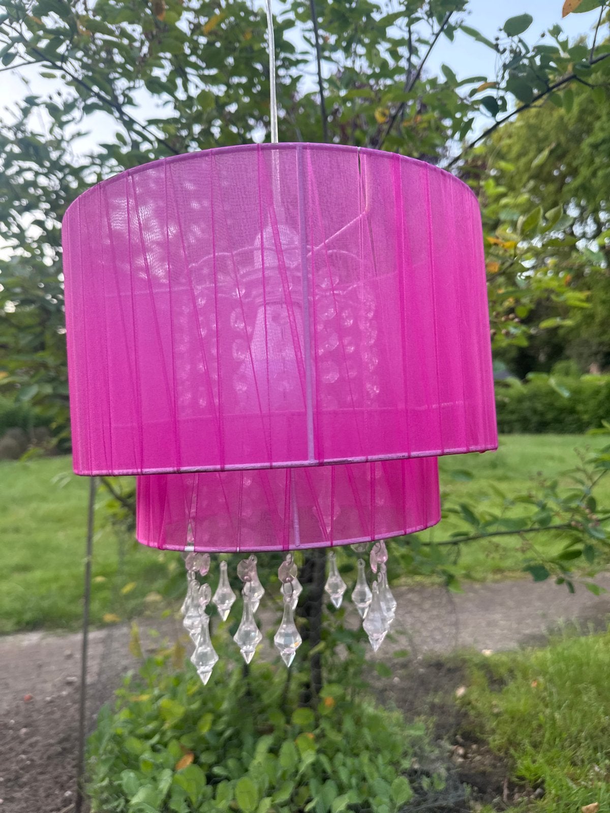 Roze hanglamp met kristallen, 2-laags, Huis en Inrichting, Lampen | Hanglampen, Ophalen, Gebruikt, Stof, Minder dan 50 cm