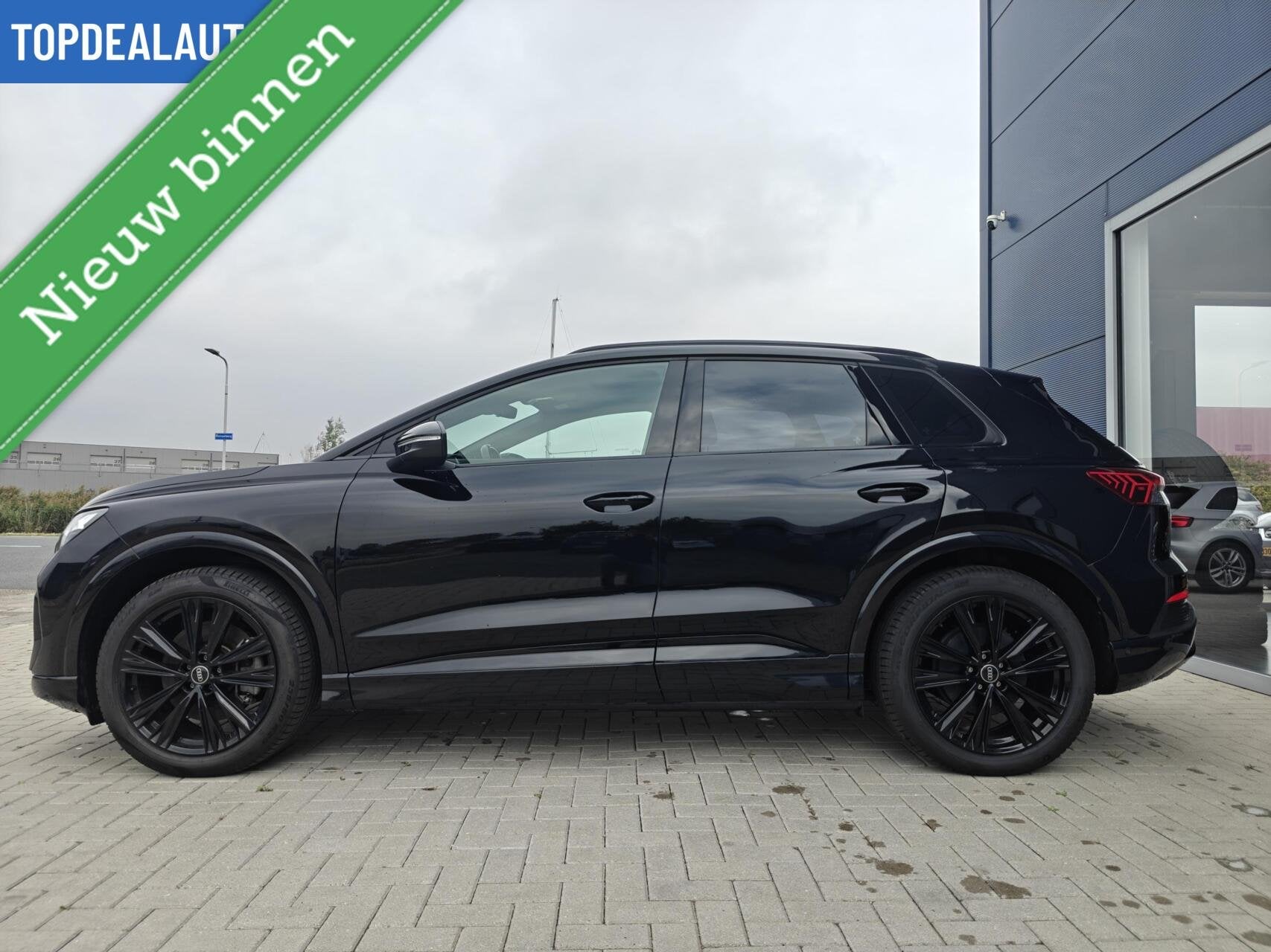Audi Q4 e-tron 45 Black Edition 82 kWh Trekhk, Pano 94% SOH, Auto's, Automaat, Achterwielaandrijving, Gebruikt, 82 kWh