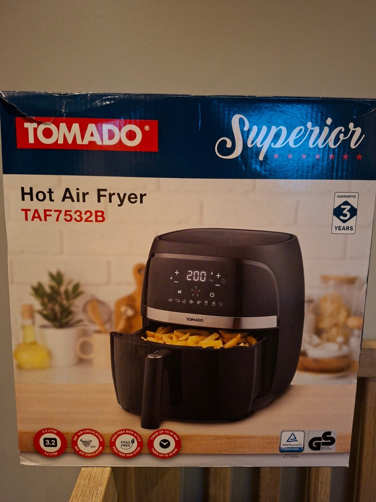 Tomado Superior Hot Air Fryer TAF7532B - Nieuw, Ophalen of Verzenden, Nieuw, Airfryer