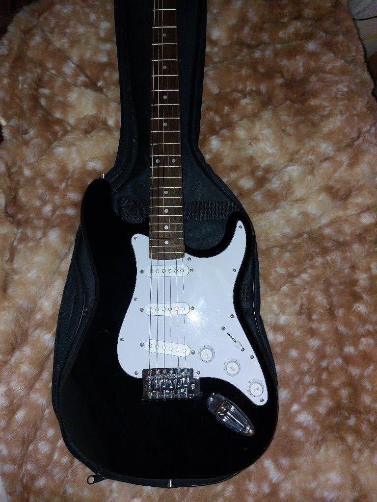 Electrische gitaar + versterker, Met versterker, Zo goed als nieuw, Solid body, Ophalen