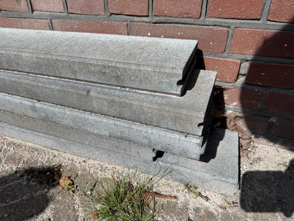 Betonnen opsluitbanden - Grijs 5 stuks, Tuin en Terras, Tegels en Klinkers, Ophalen, Gebruikt, Overige typen, Minder dan 5 m²