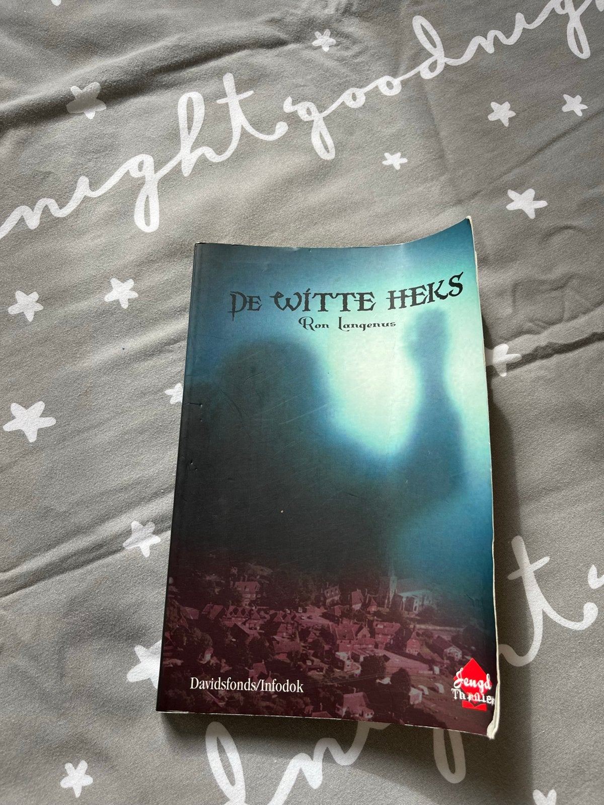 De Witte Heks - Ron Langenus (Jeugdthriller), Ophalen of Verzenden, Gelezen, België